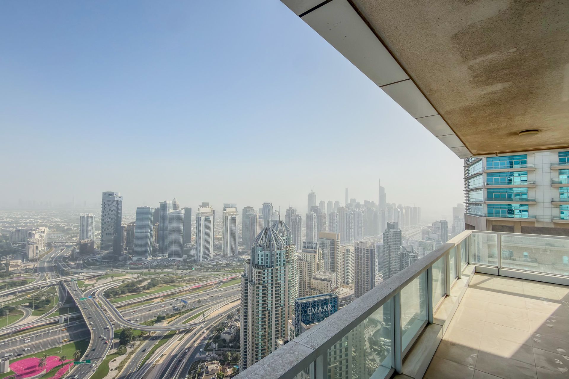 HIGH FLOOR | GOLF &amp; MARINA VIEW | VACANT