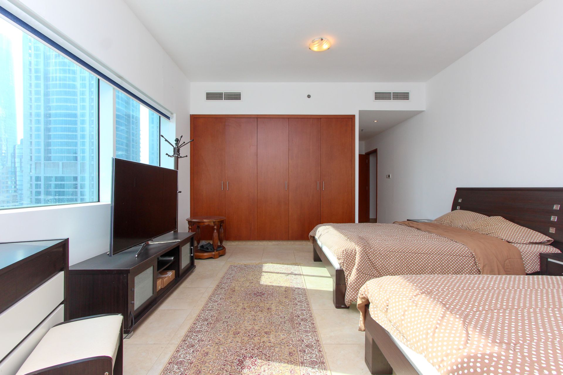 HIGH FLOOR | GOLF &amp; MARINA VIEW | VACANT