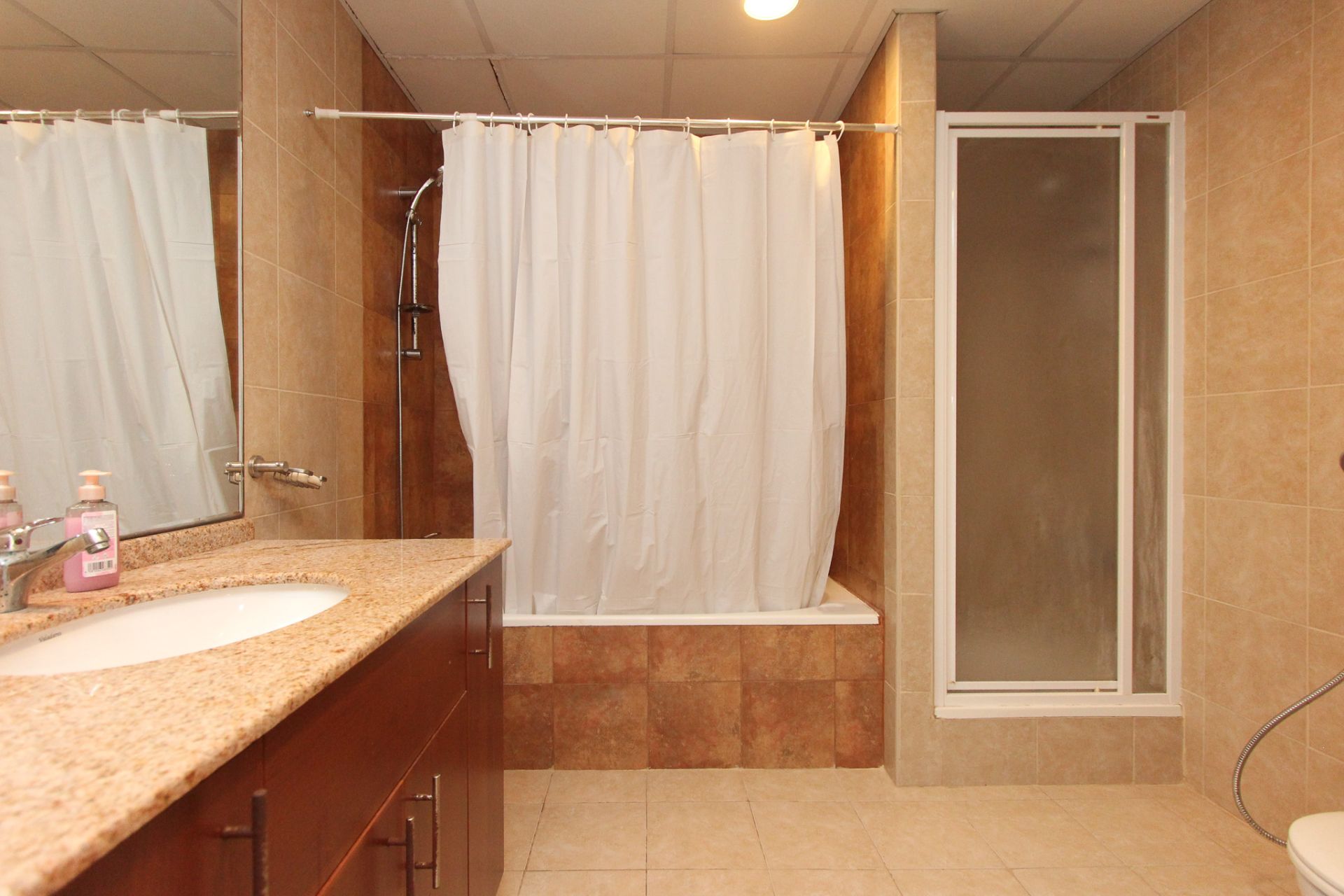 HIGH FLOOR | GOLF &amp; MARINA VIEW | VACANT