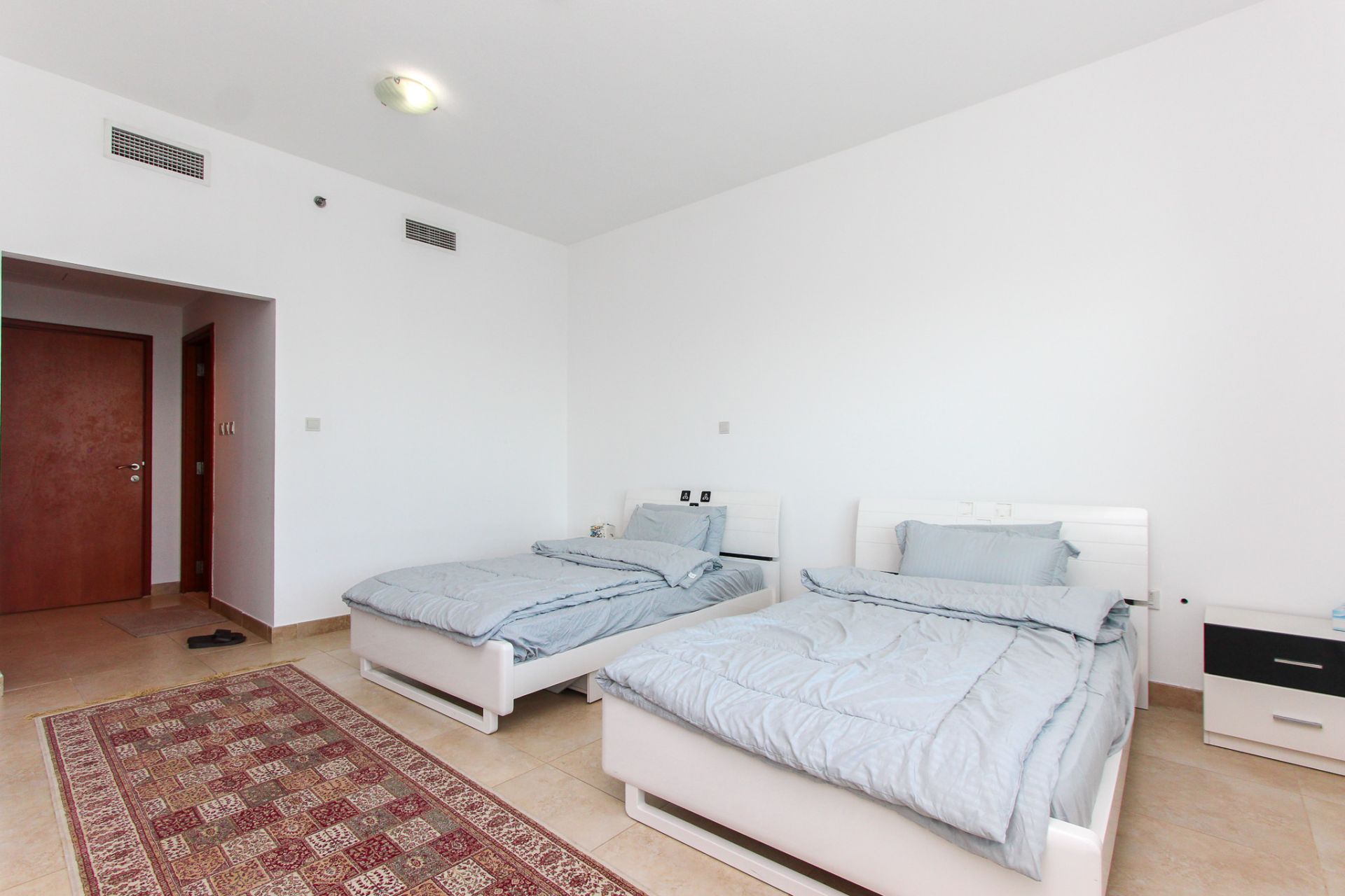 HIGH FLOOR | GOLF &amp; MARINA VIEW | VACANT