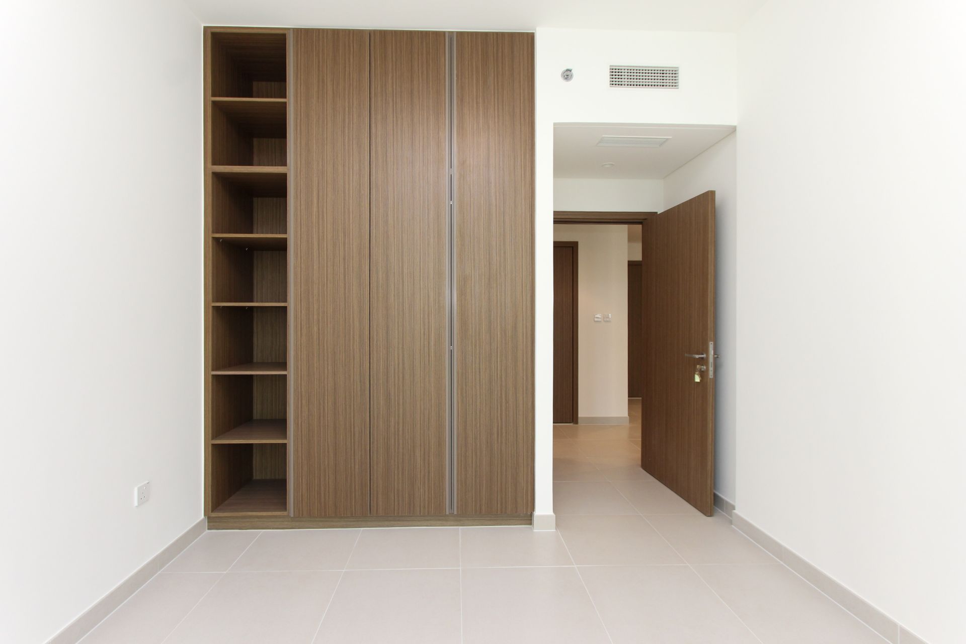 EXCLUSIVE UNIT | READY TO MOVE | COMMUNITY VIEW