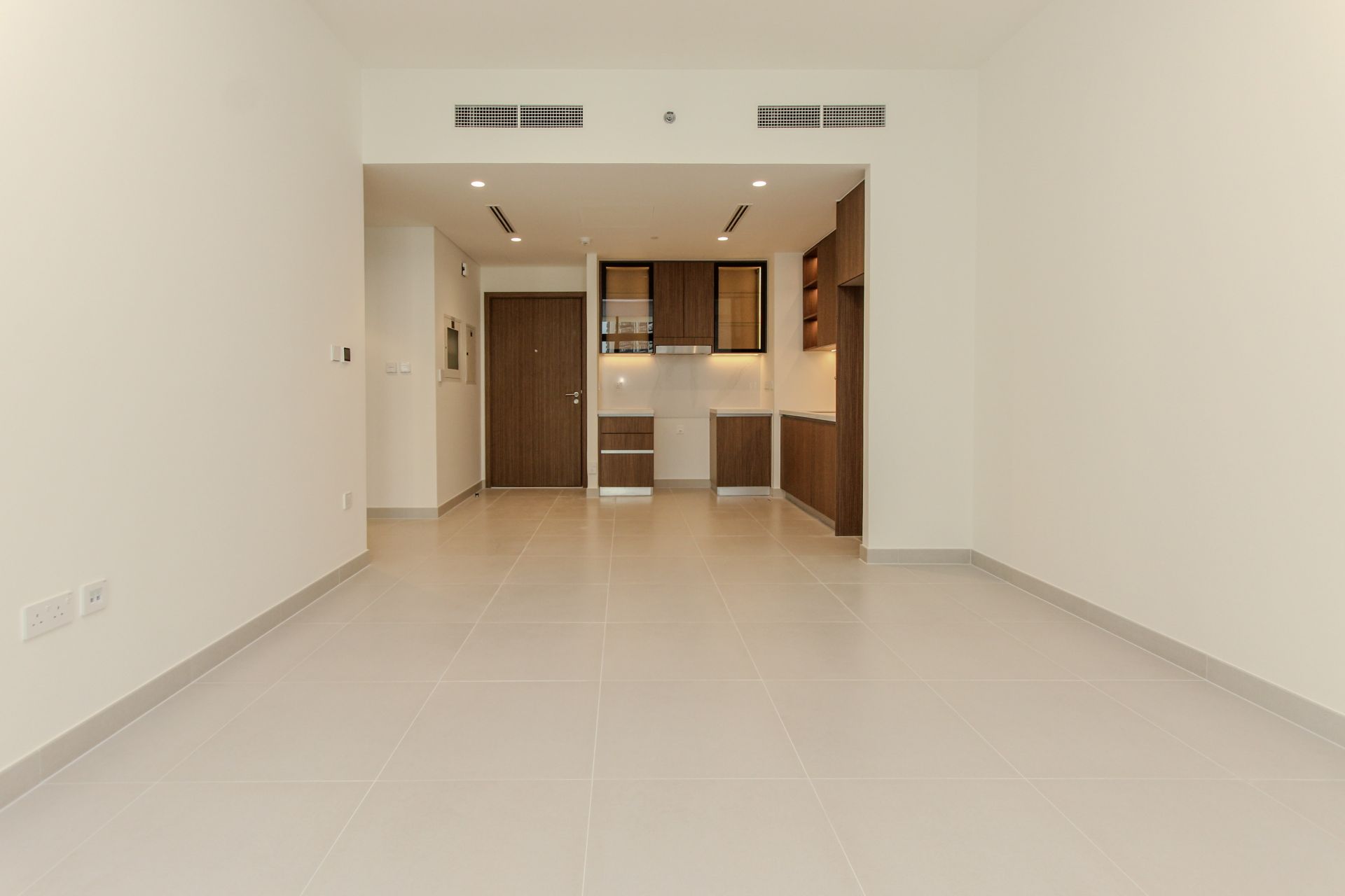 EXCLUSIVE UNIT | READY TO MOVE | COMMUNITY VIEW