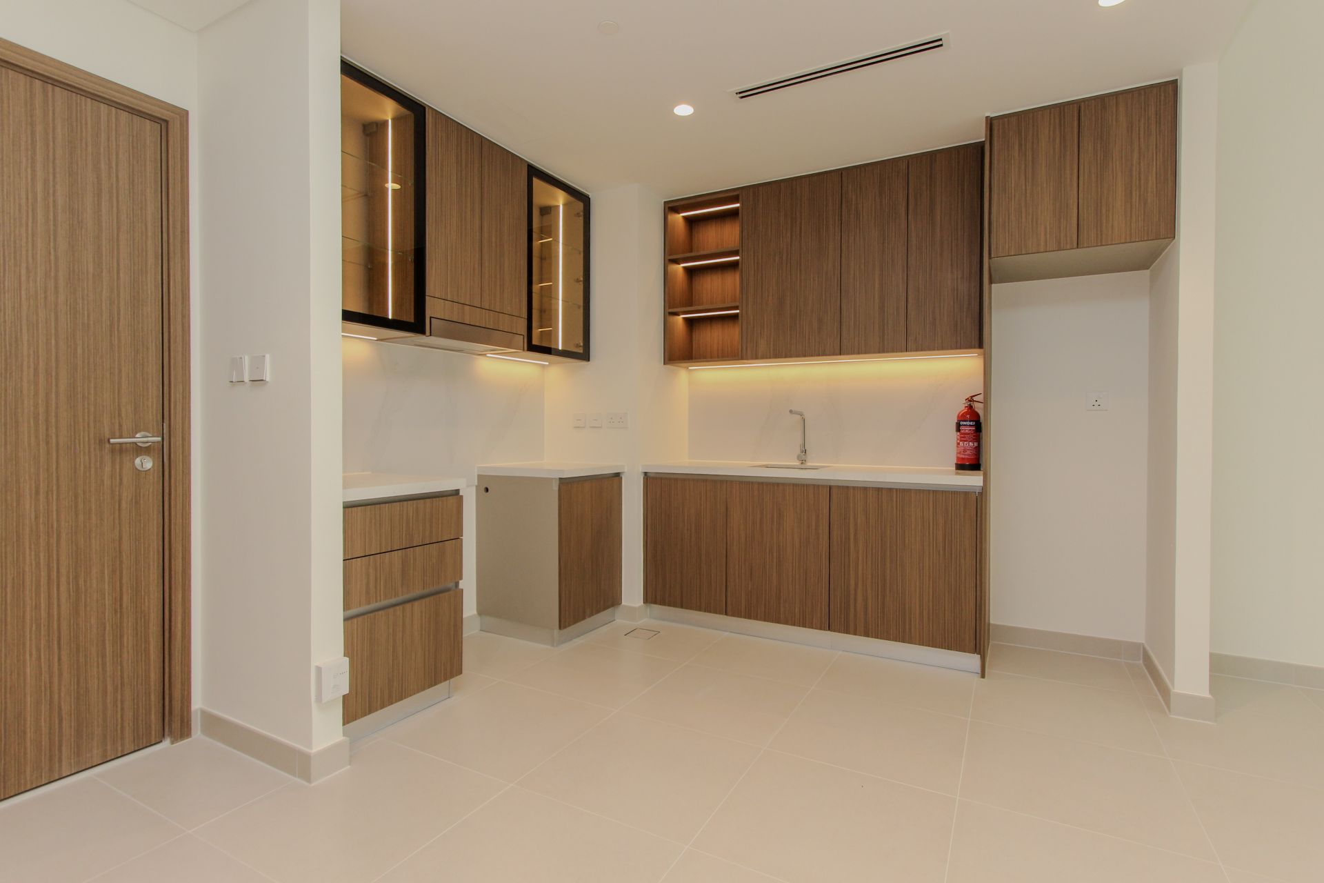 EXCLUSIVE UNIT | READY TO MOVE | COMMUNITY VIEW