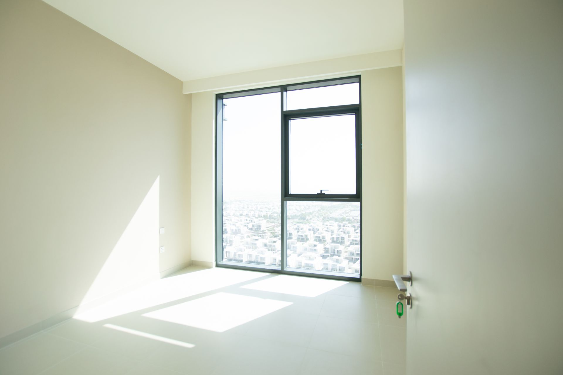 POOL AND GOLF VIEW | HIGH FLOOR | SPACIOUS LAYOUT