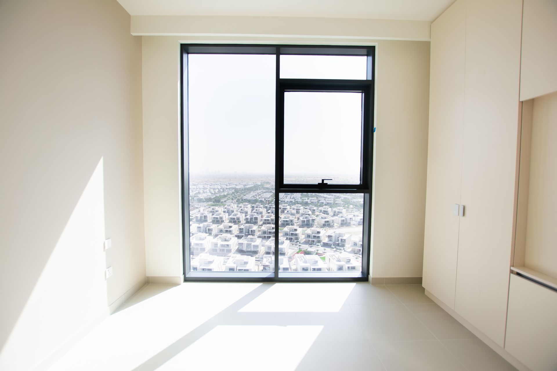 POOL AND GOLF VIEW | HIGH FLOOR | SPACIOUS LAYOUT