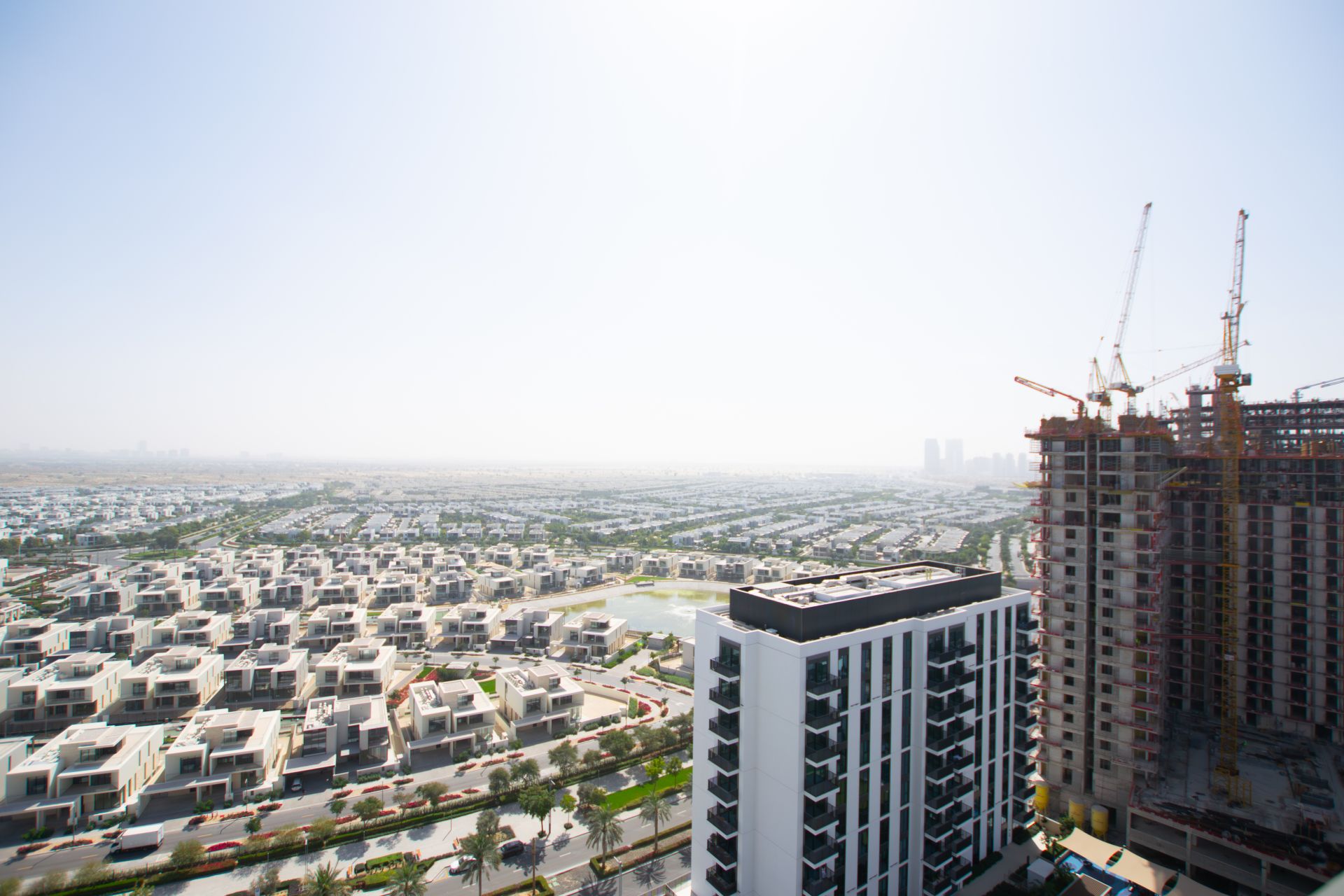 POOL AND GOLF VIEW | HIGH FLOOR | SPACIOUS LAYOUT