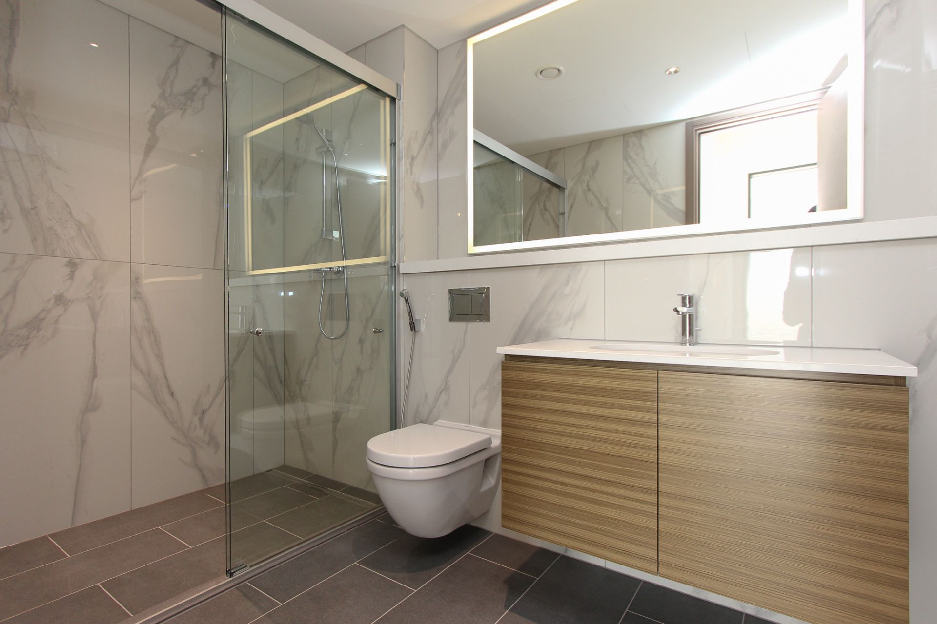 Full Lagoon and Downtown View | High Floor