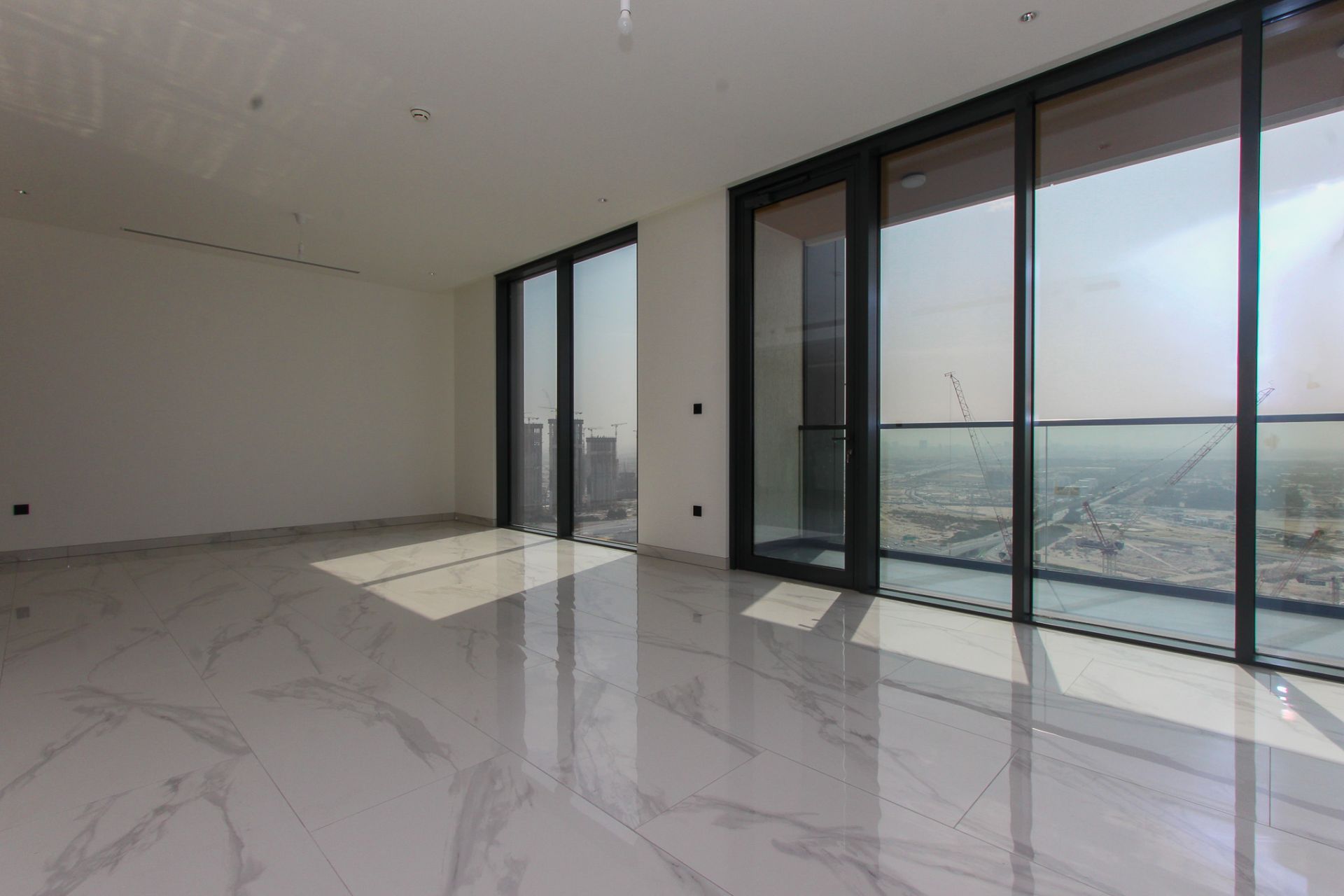 Full Lagoon and Downtown View | High Floor