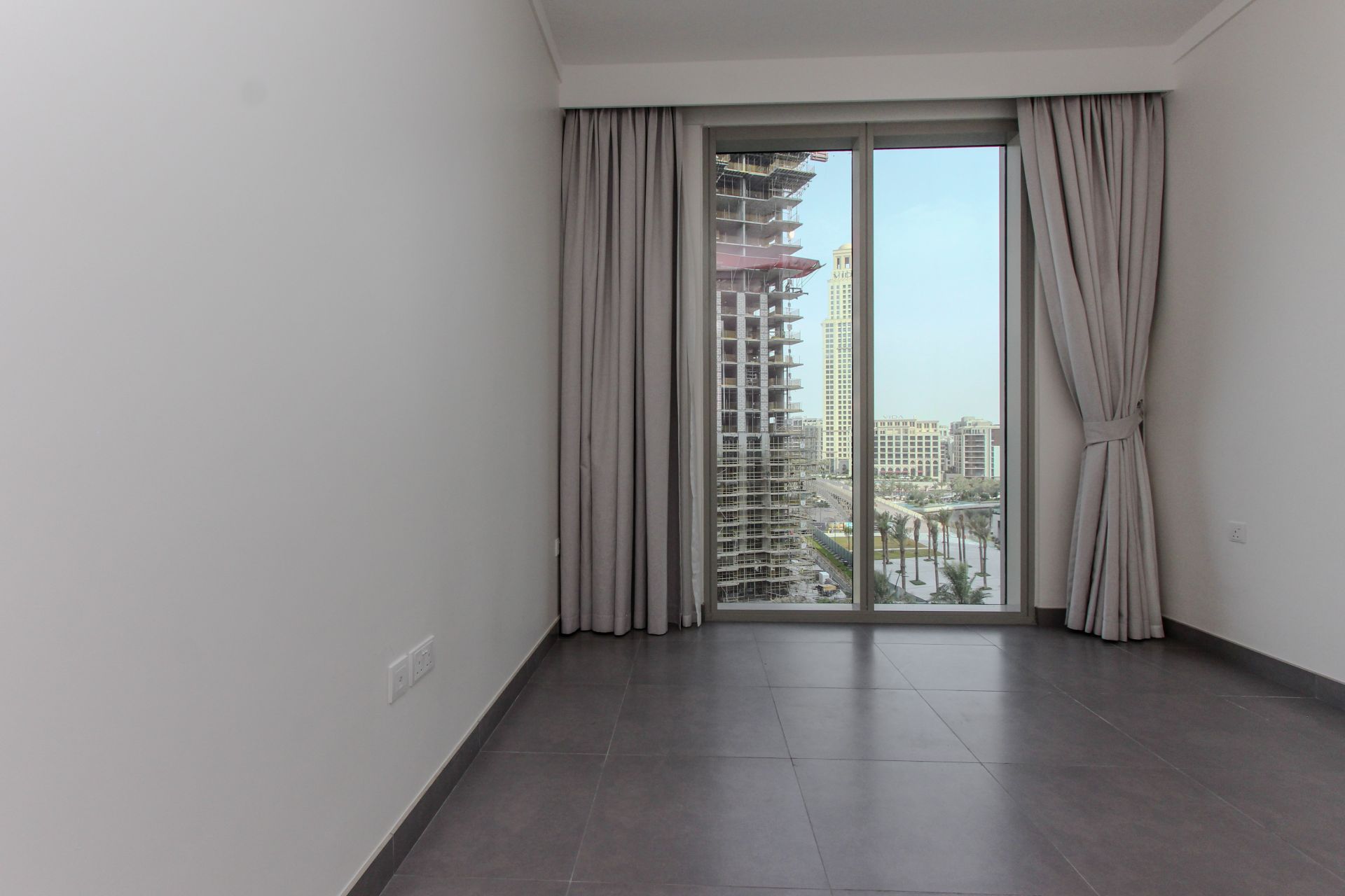 High Floor | Chiller Free | Canal View