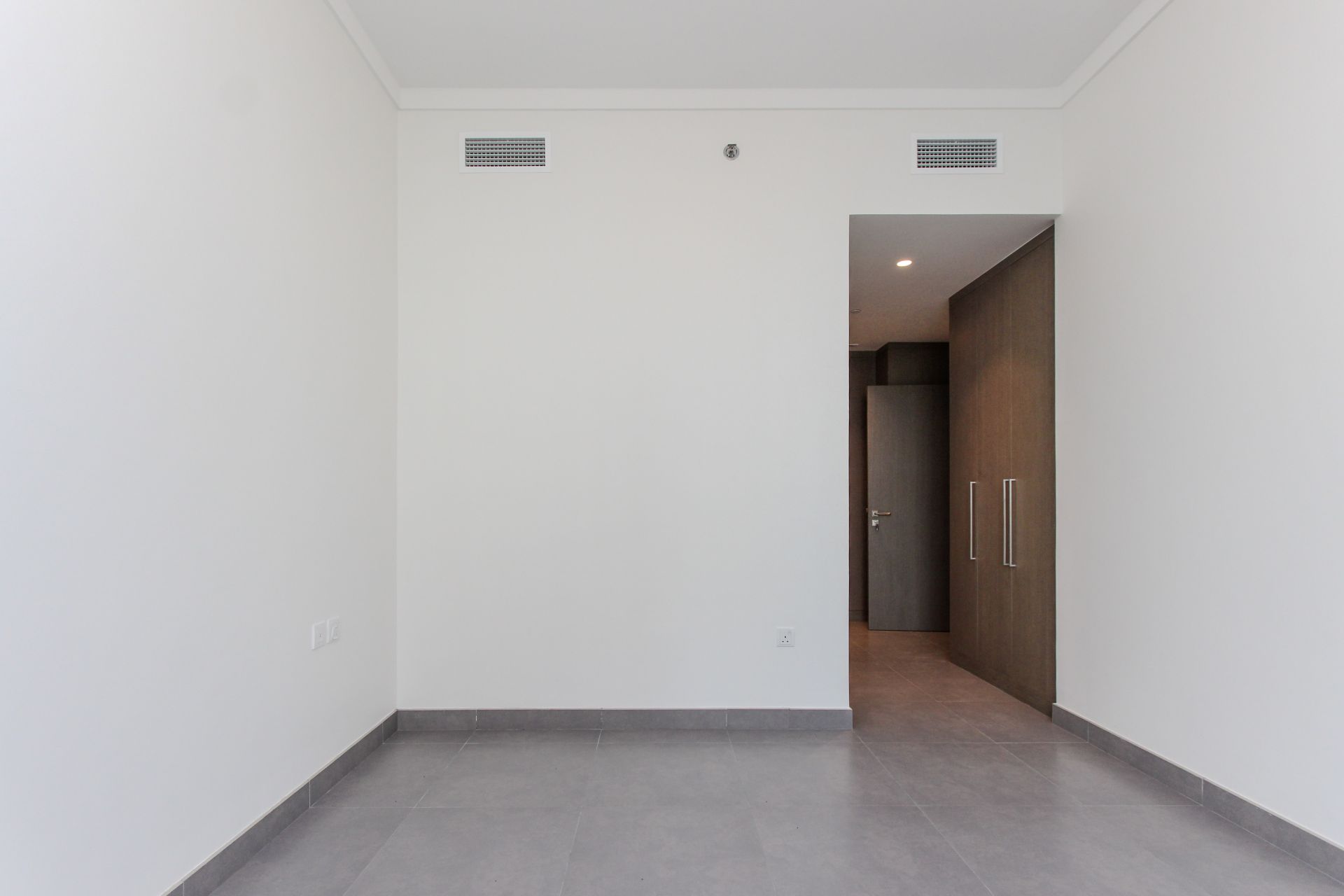 High Floor | Chiller Free | Canal View