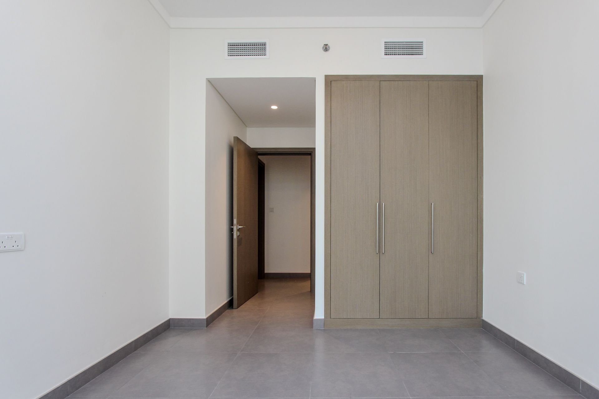 High Floor | Chiller Free | Canal View