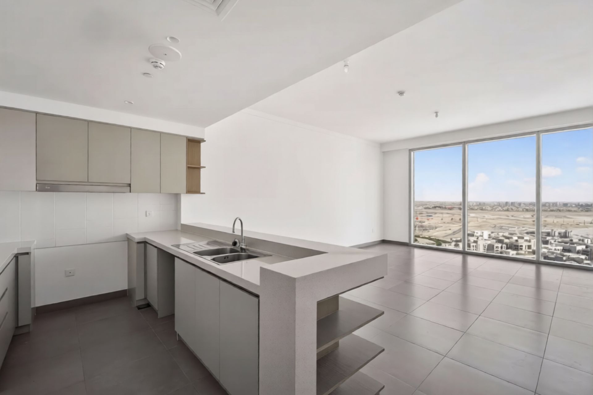 High Floor | Chiller Free | Canal View