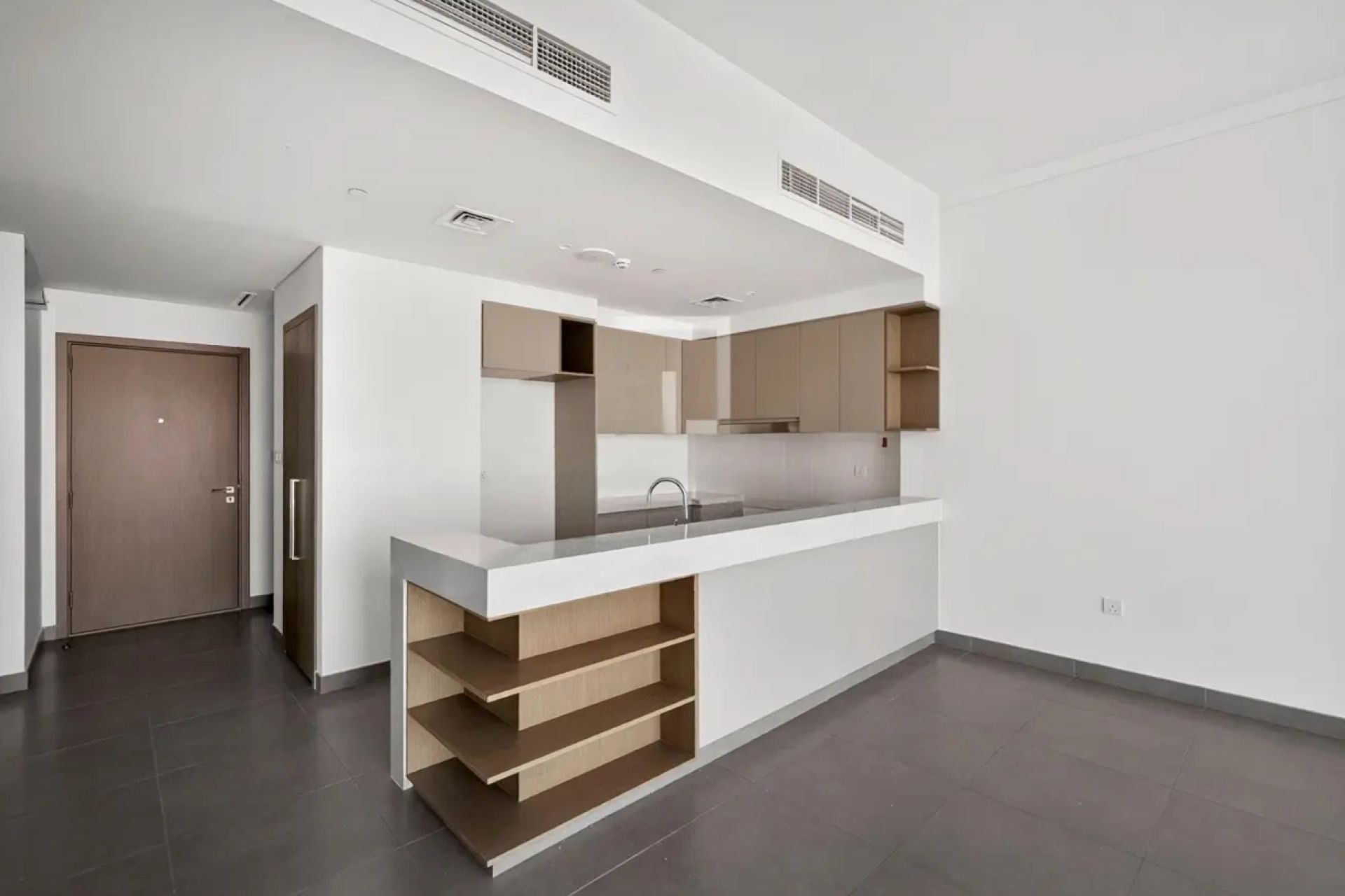 High Floor | Chiller Free | Canal View