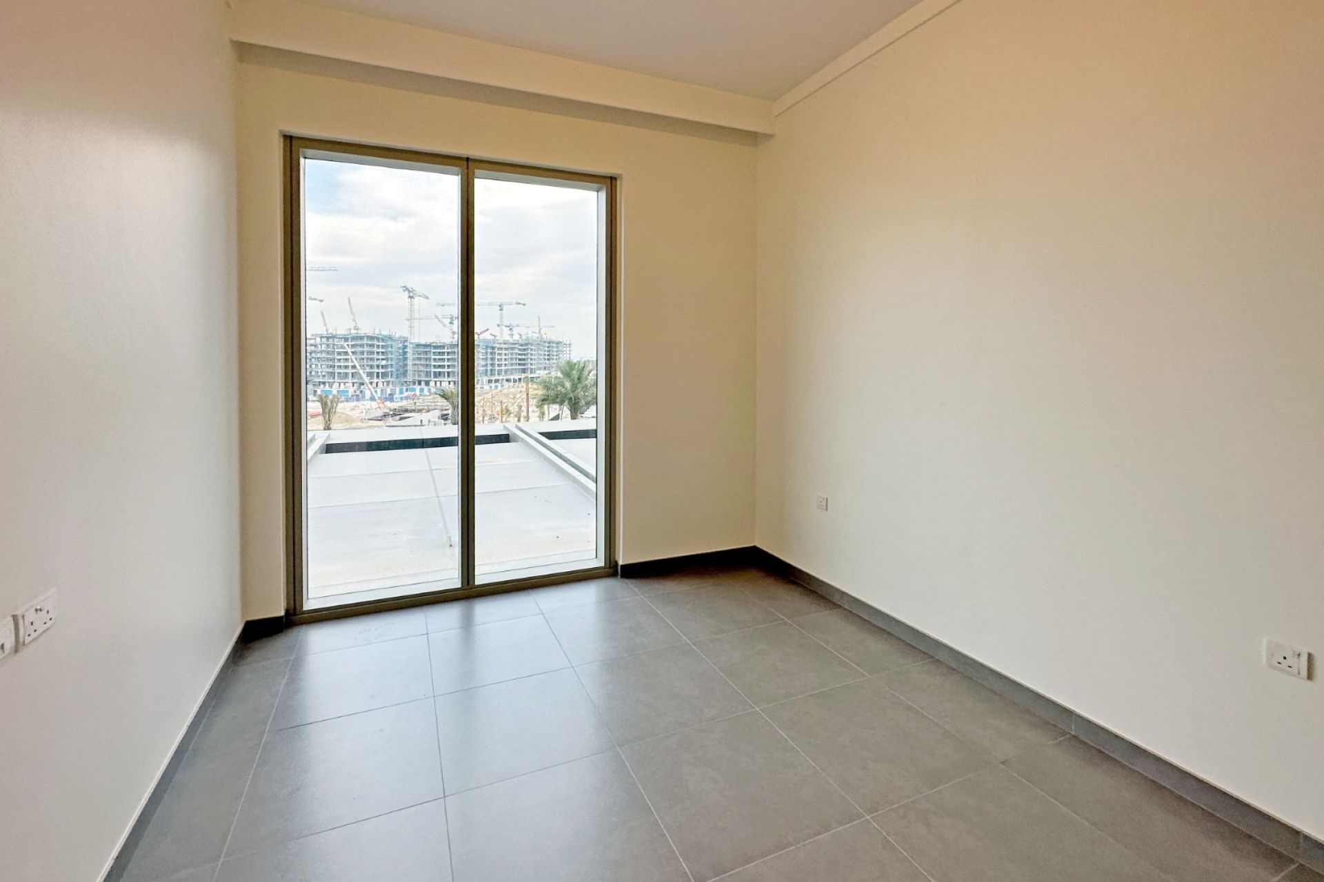 High Floor | Chiller Free | Canal View