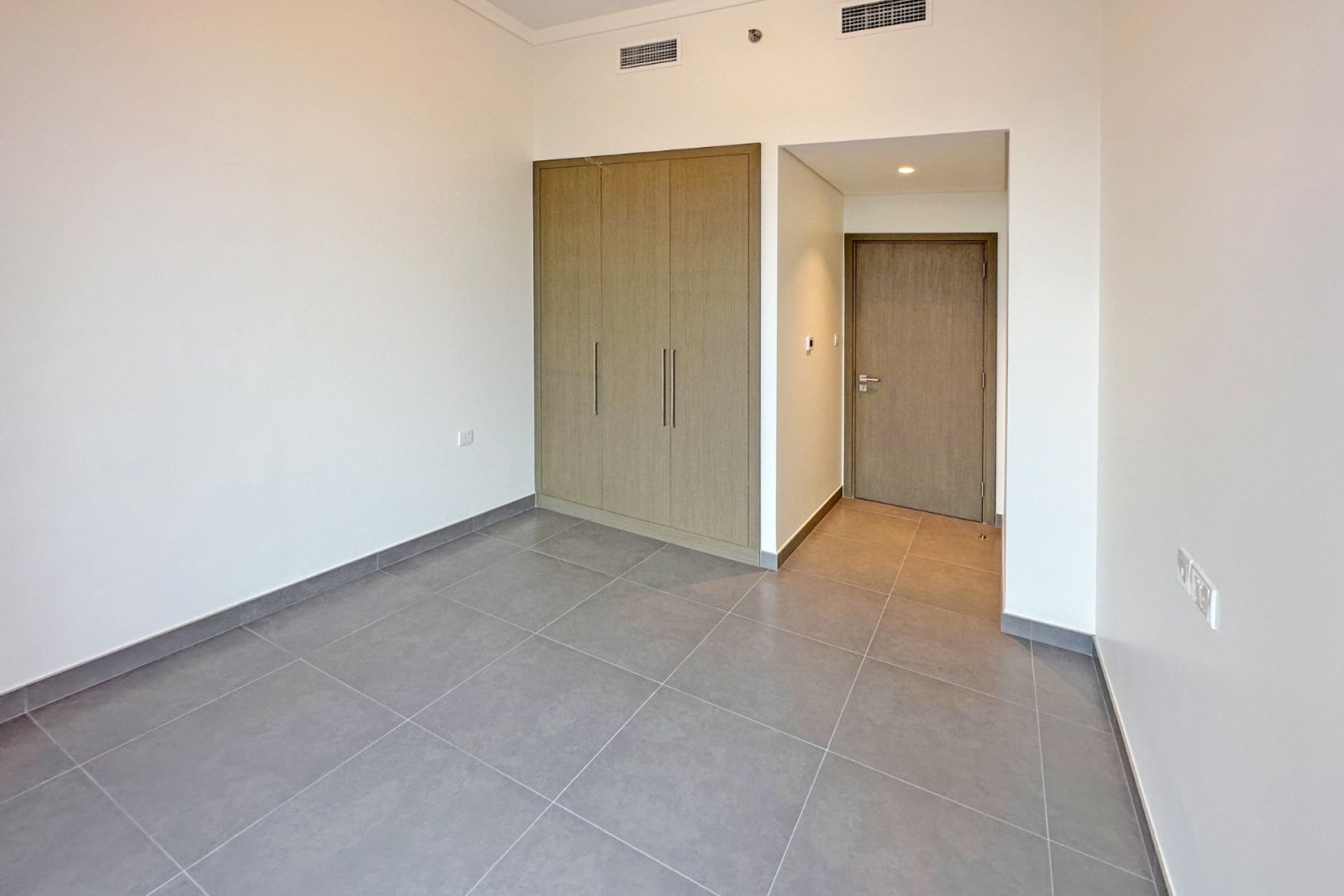 High Floor | Chiller Free | Canal View