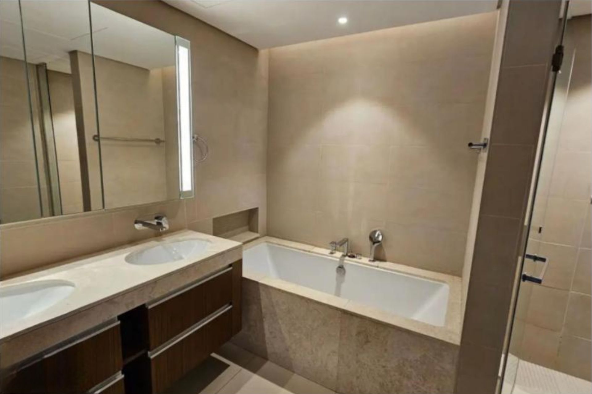 Water View | Vacant Soon | Mid Floor