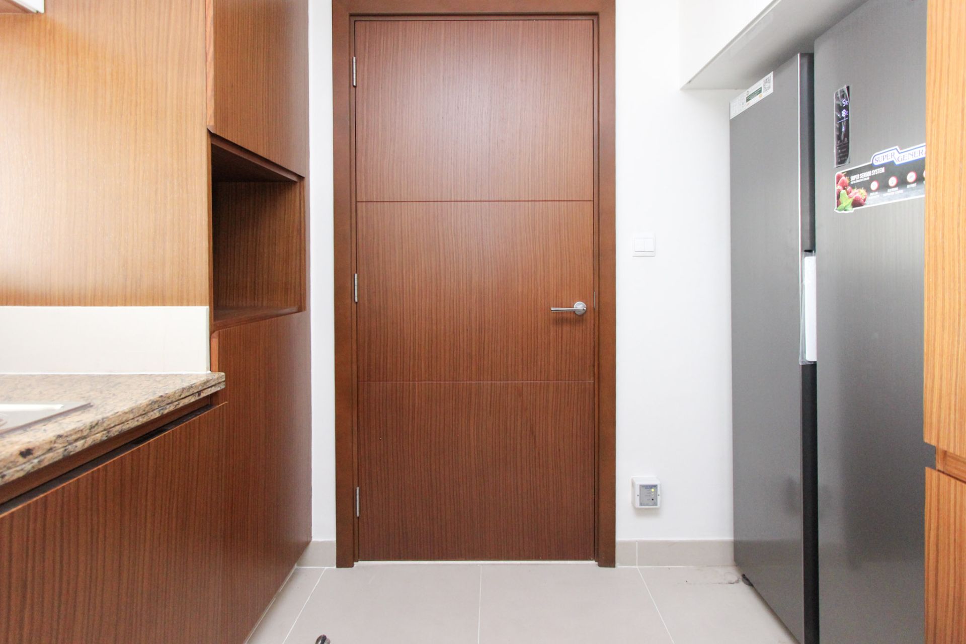 Creek and Marina View | Maids Room | Mid Floor