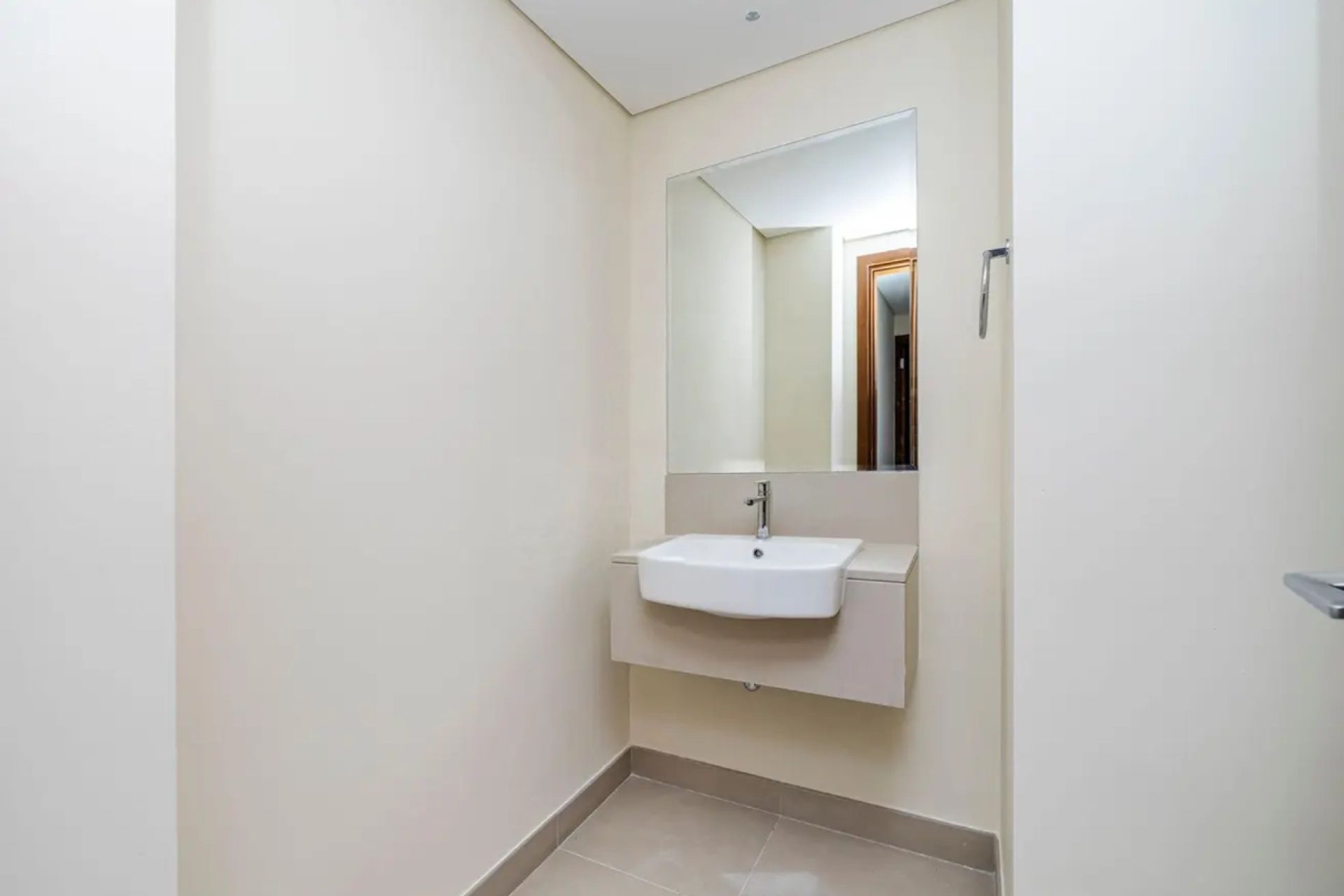 Creek and Marina View | Maids Room | Mid Floor