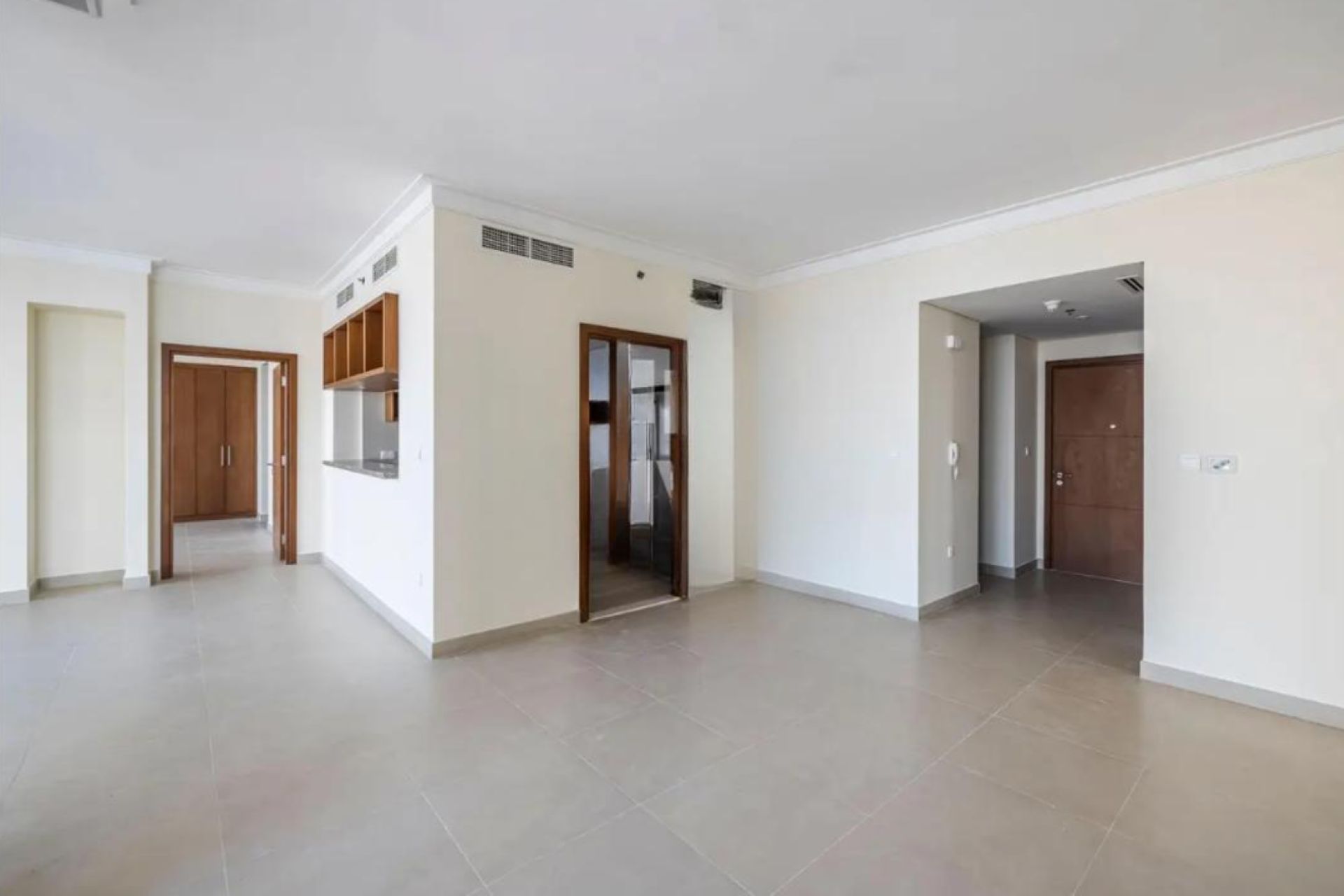 Creek and Marina View | Maids Room | Mid Floor