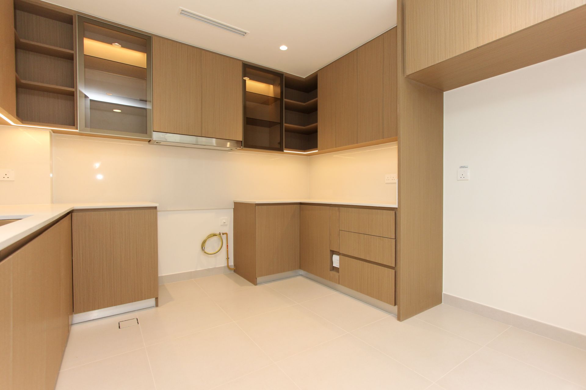 BRAND NEW | HUGE-TERRACE | OPEN POOL VIEW