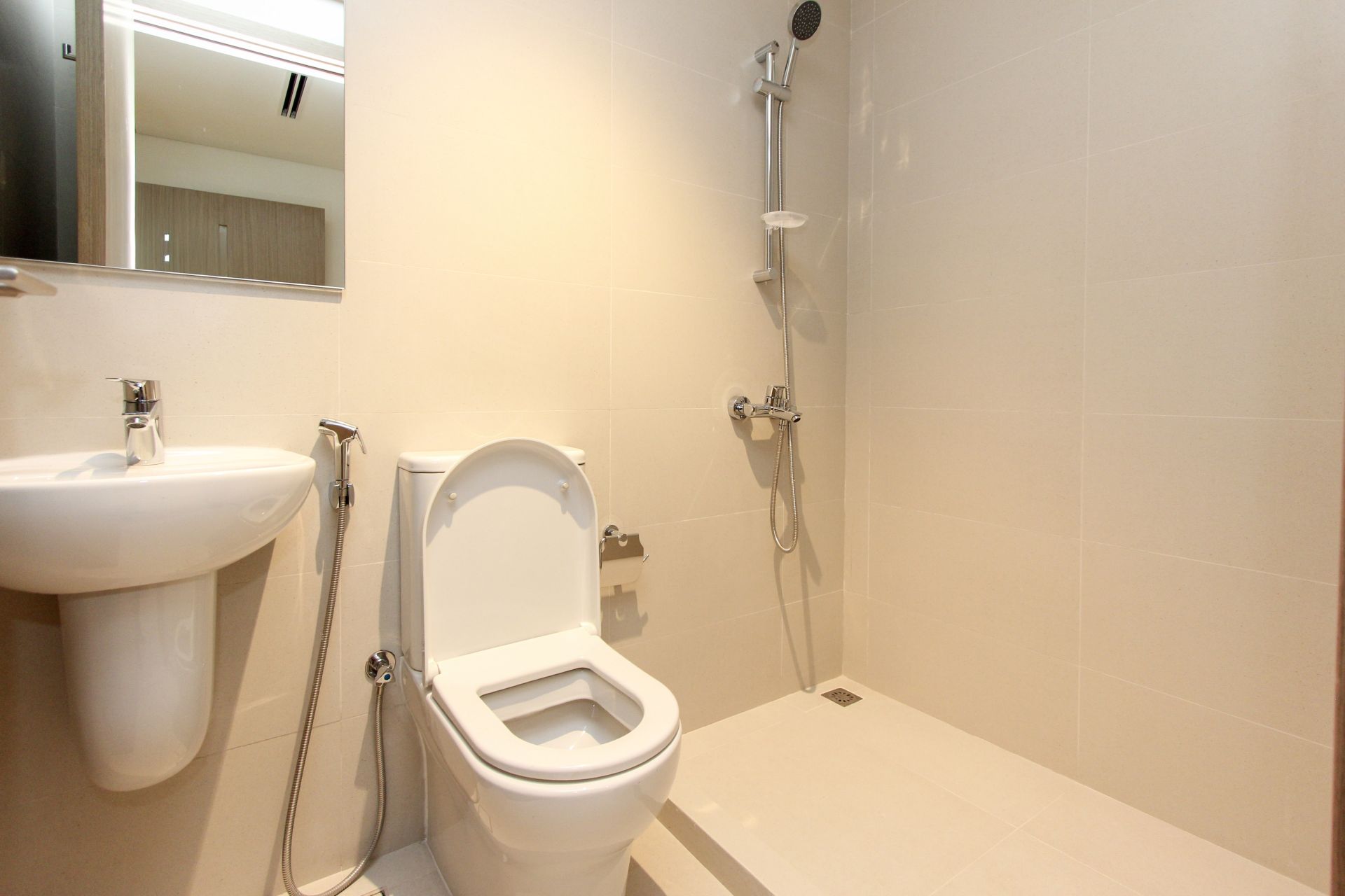 BRAND NEW | HUGE-TERRACE | OPEN POOL VIEW