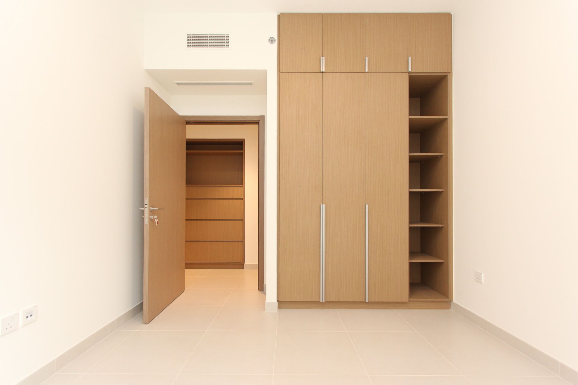 BRAND - NEW | HUGE-TERRACE | OPEN POOL VIEW