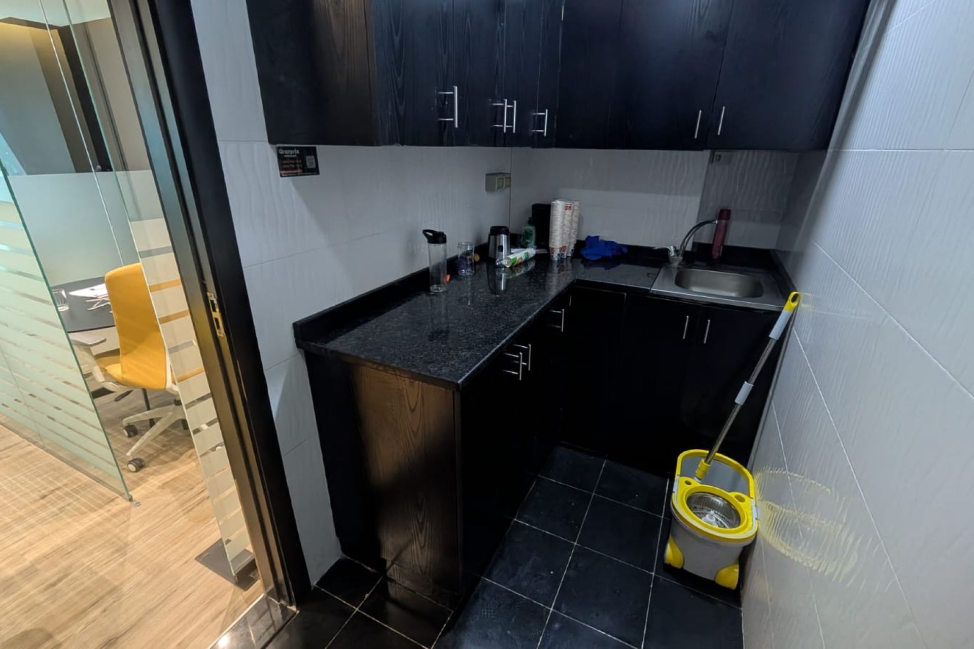 PRIME LOCATION | CLOSE TO METRO | SEMI FURNISHED