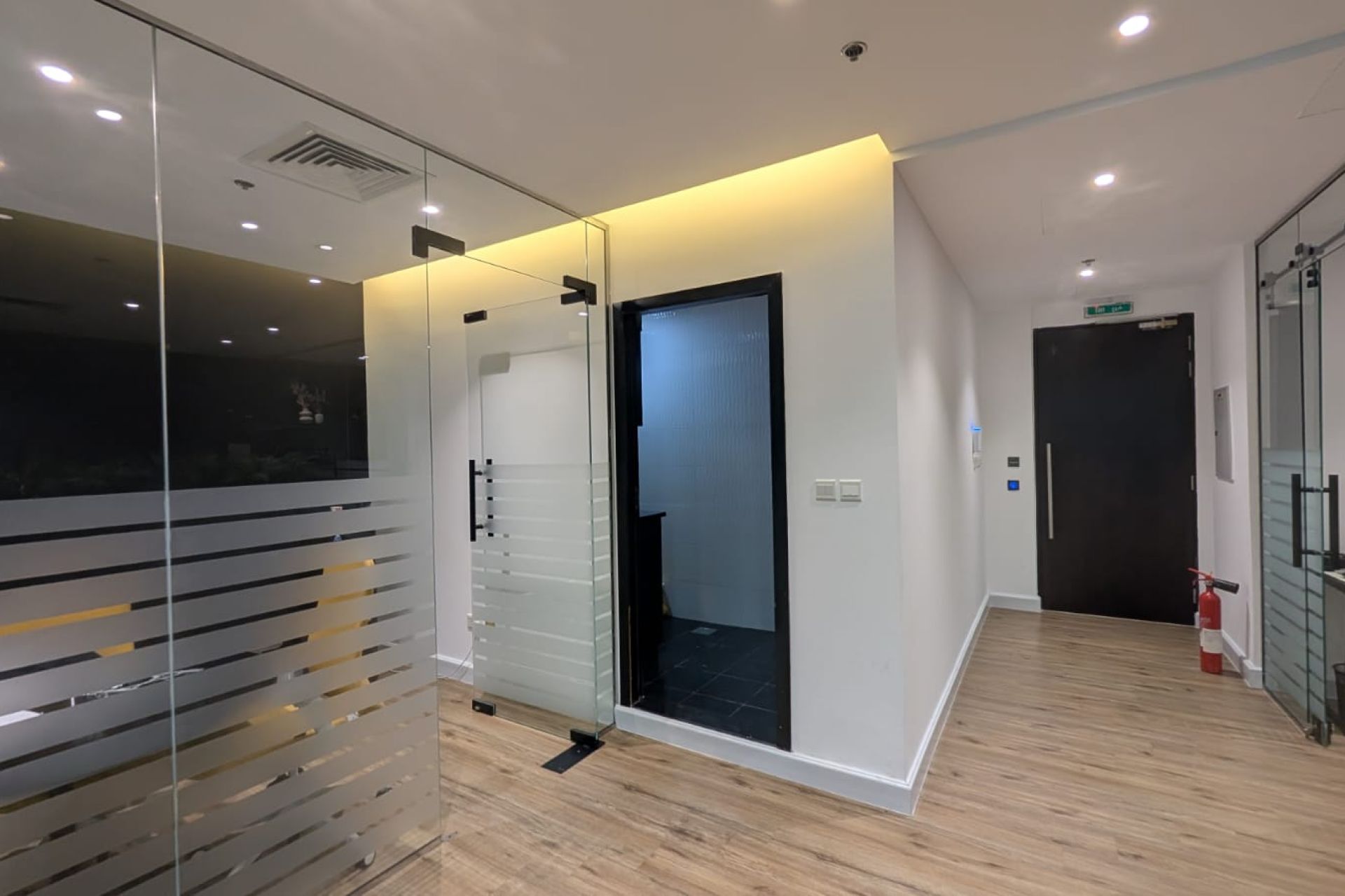 PRIME LOCATION | CLOSE TO METRO | SEMI FURNISHED