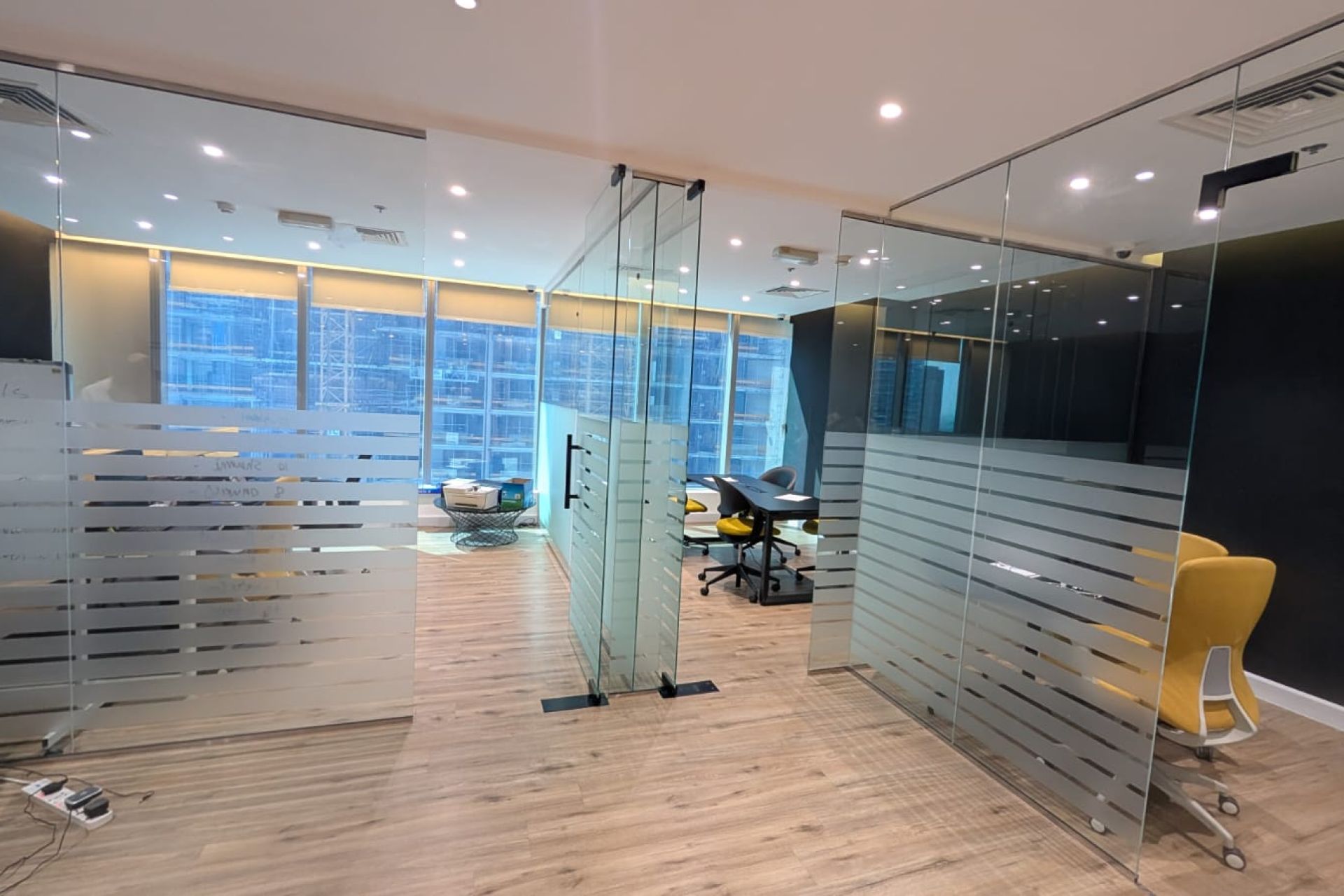 PRIME LOCATION | CLOSE TO METRO | SEMI FURNISHED