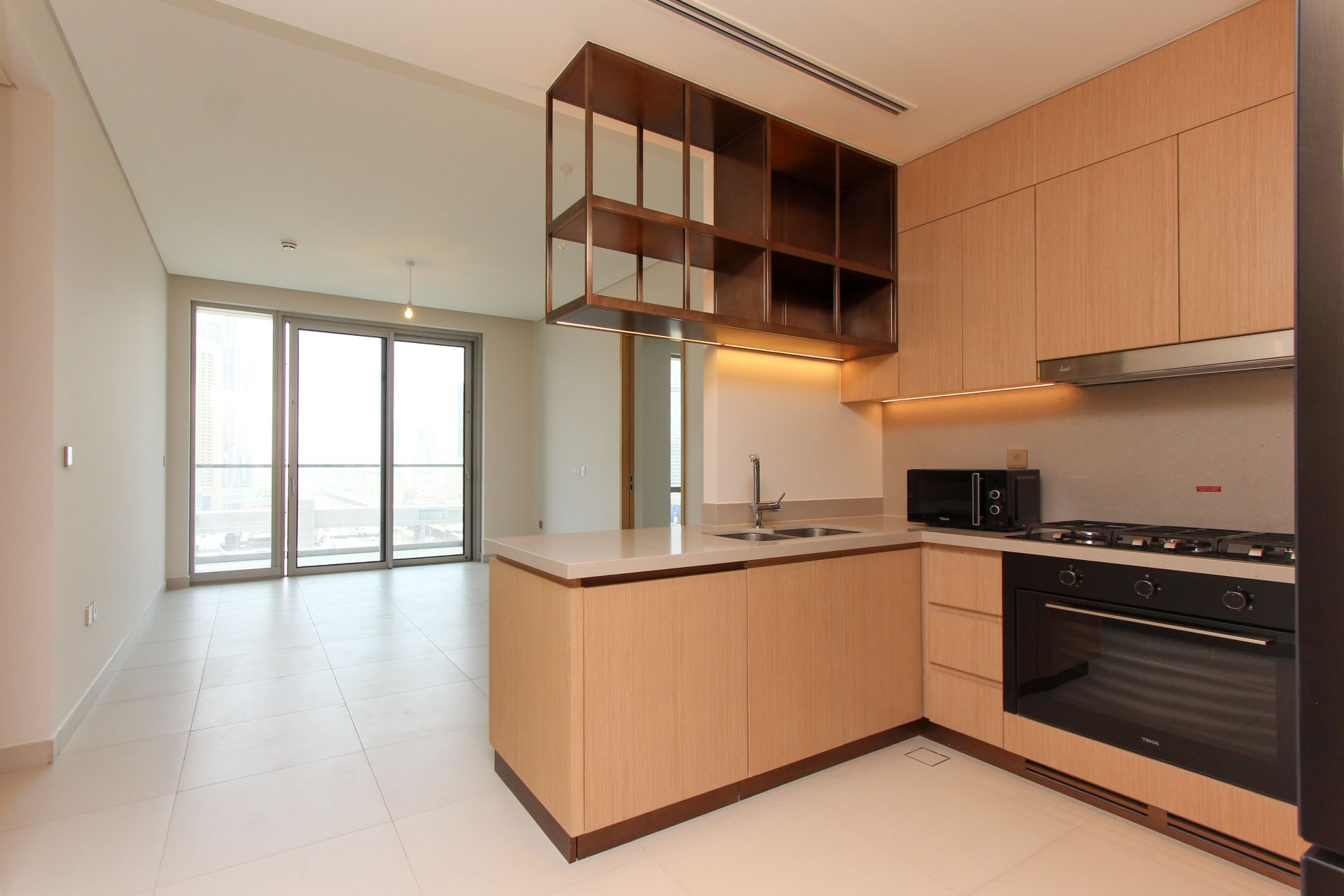 DUBAI MALL ACCESS | BURJ VIEW | SEMI-FURNISHED