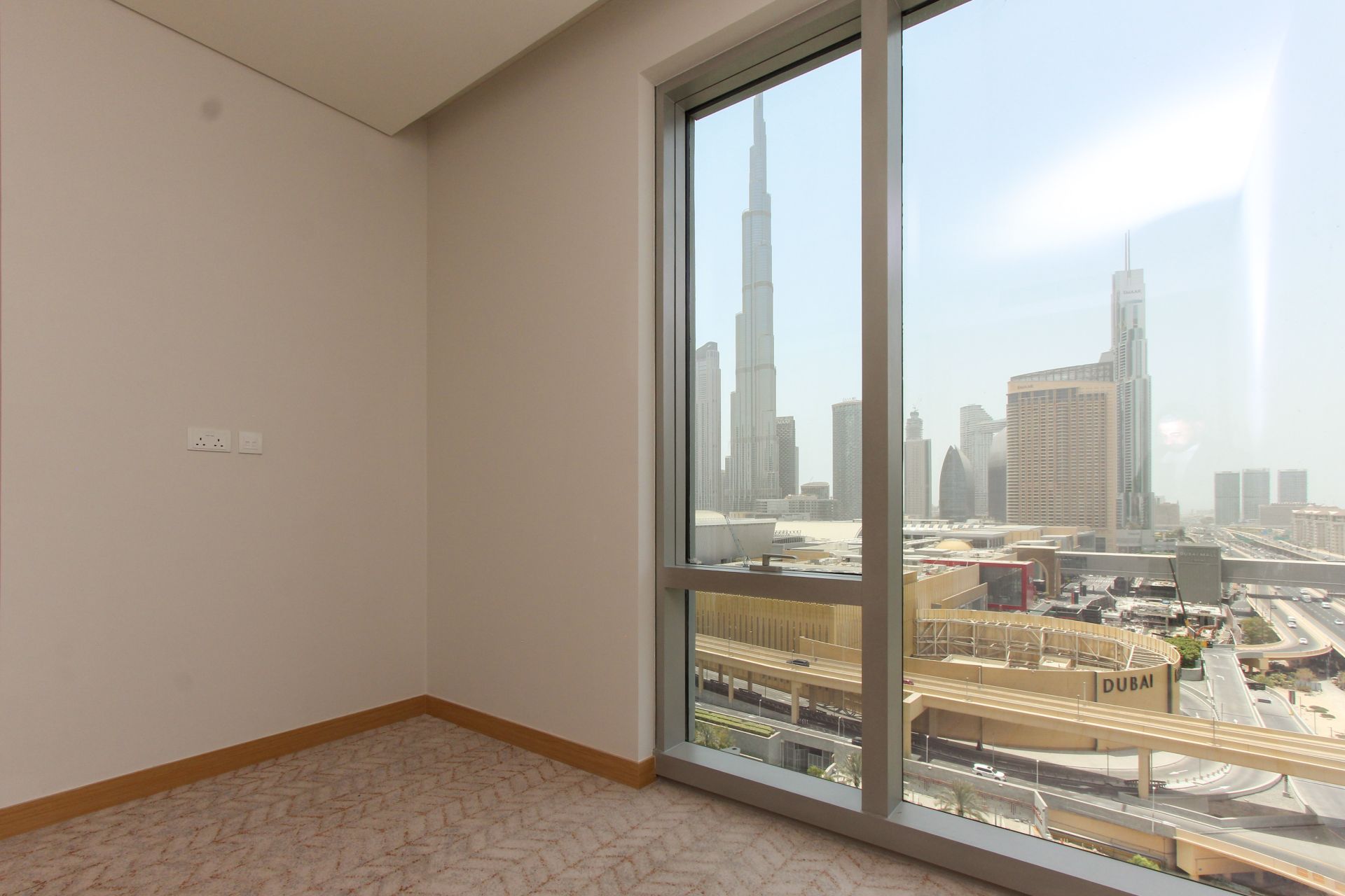 DUBAI MALL ACCESS | BURJ VIEW | SEMI-FURNISHED