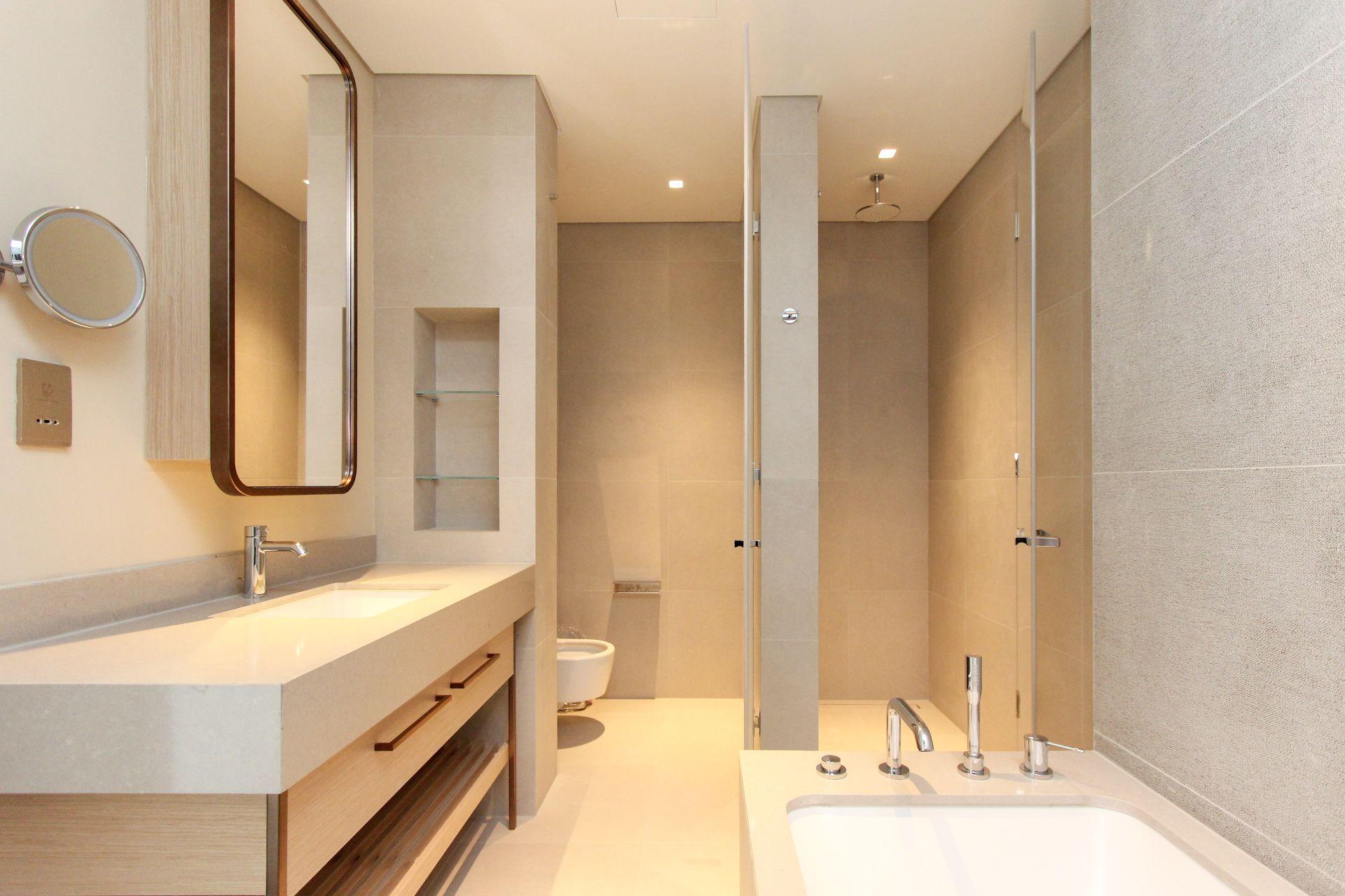 DUBAI MALL ACCESS | BURJ VIEW | SEMI-FURNISHED