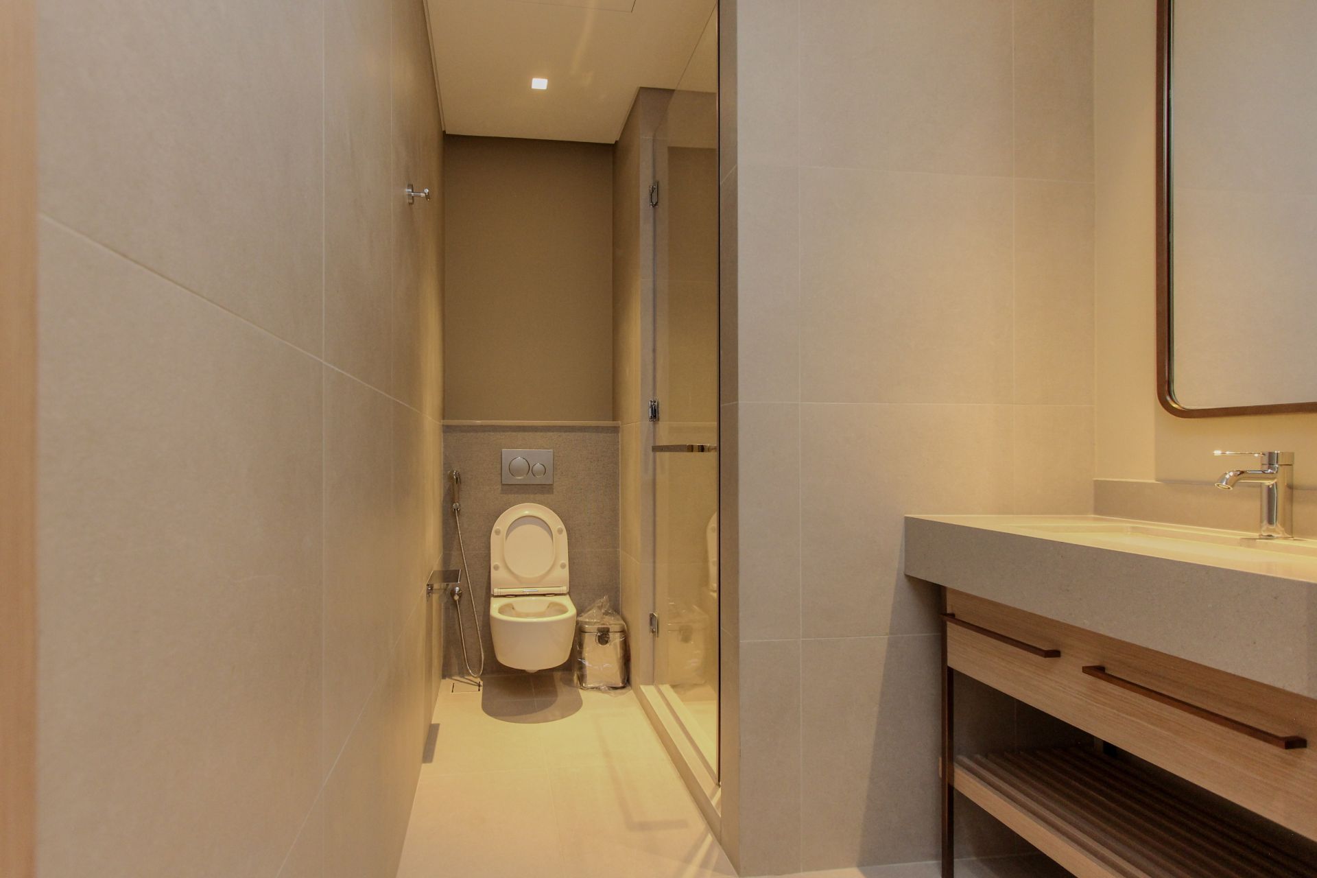 DUBAI MALL ACCESS | BURJ VIEW | SEMI-FURNISHED