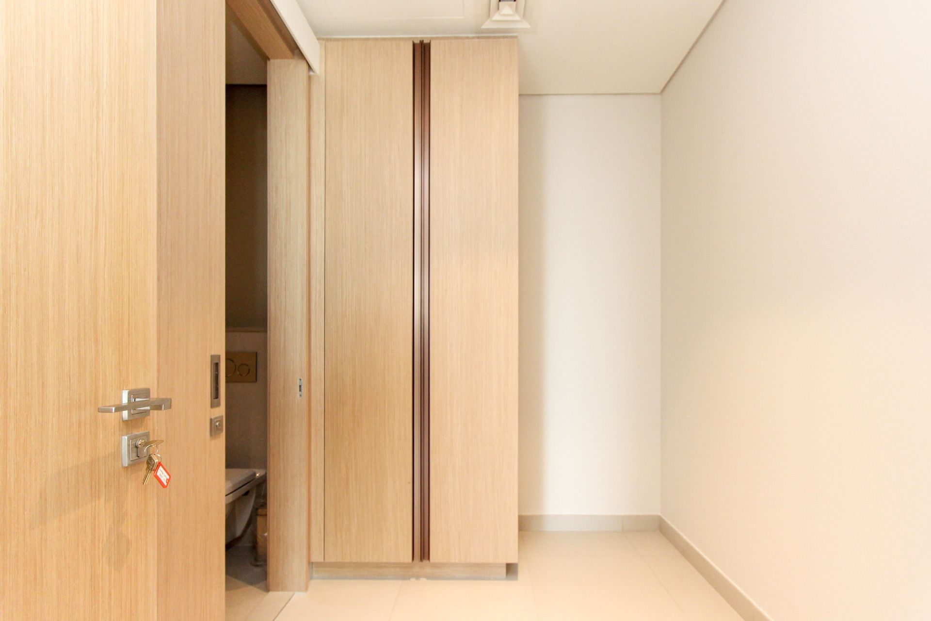 DUBAI MALL ACCESS | BURJ VIEW | SEMI-FURNISHED