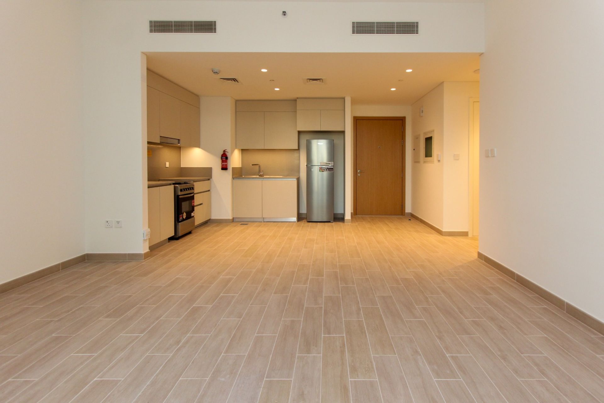 LAGOON ACCESS | VACANT | HIGH FLOOR