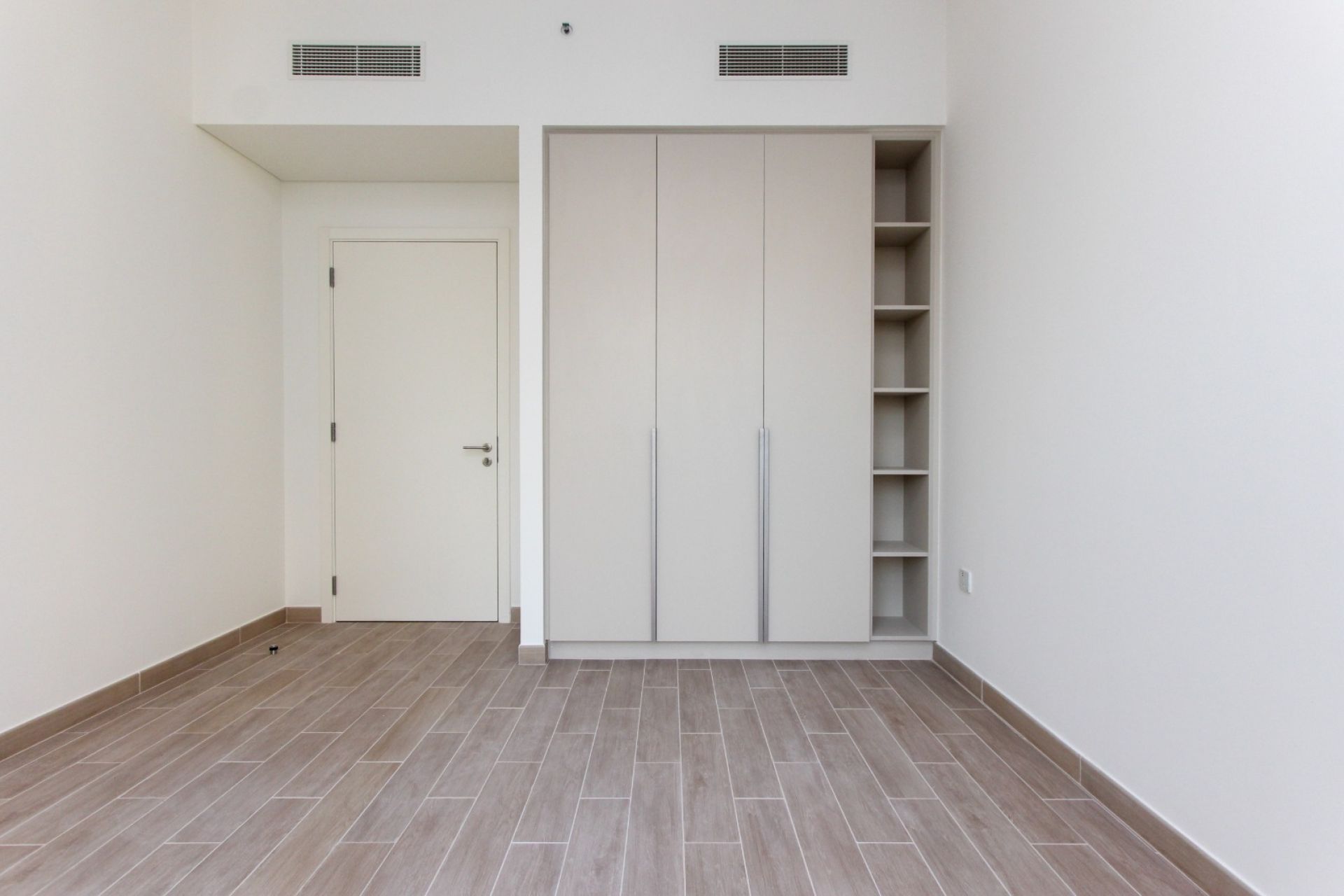 LAGOON ACCESS | VACANT | HIGH FLOOR