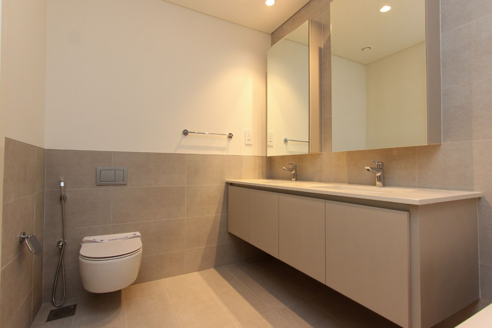 LAGOON ACCESS | VACANT | HIGH FLOOR