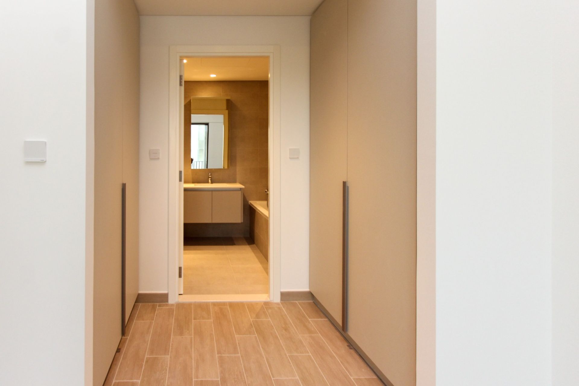 LAGOON ACCESS | VACANT | HIGH FLOOR