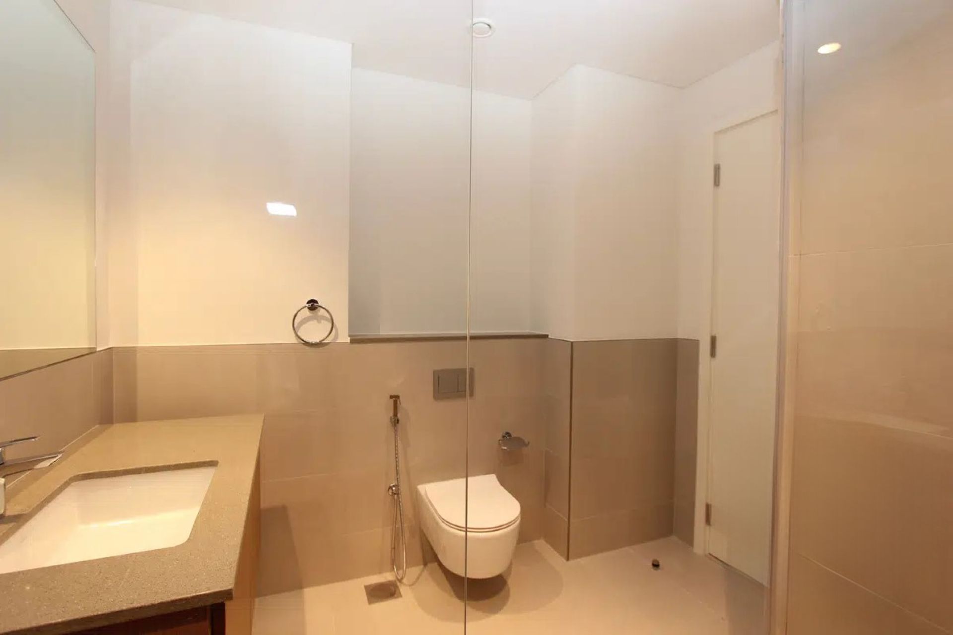 Beach Access | Vacant Now | Chiller Free