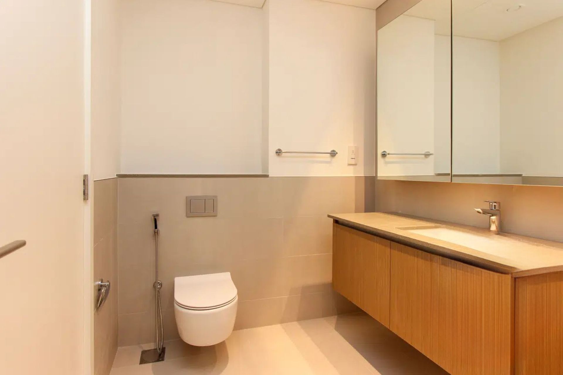 Beach Access | Vacant Now | Chiller Free