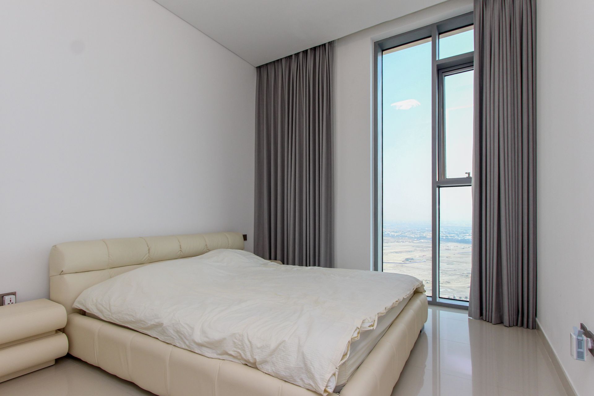 SKYLINE &amp; BURJ VIEW | FURNISHED | HIGH FLOOR