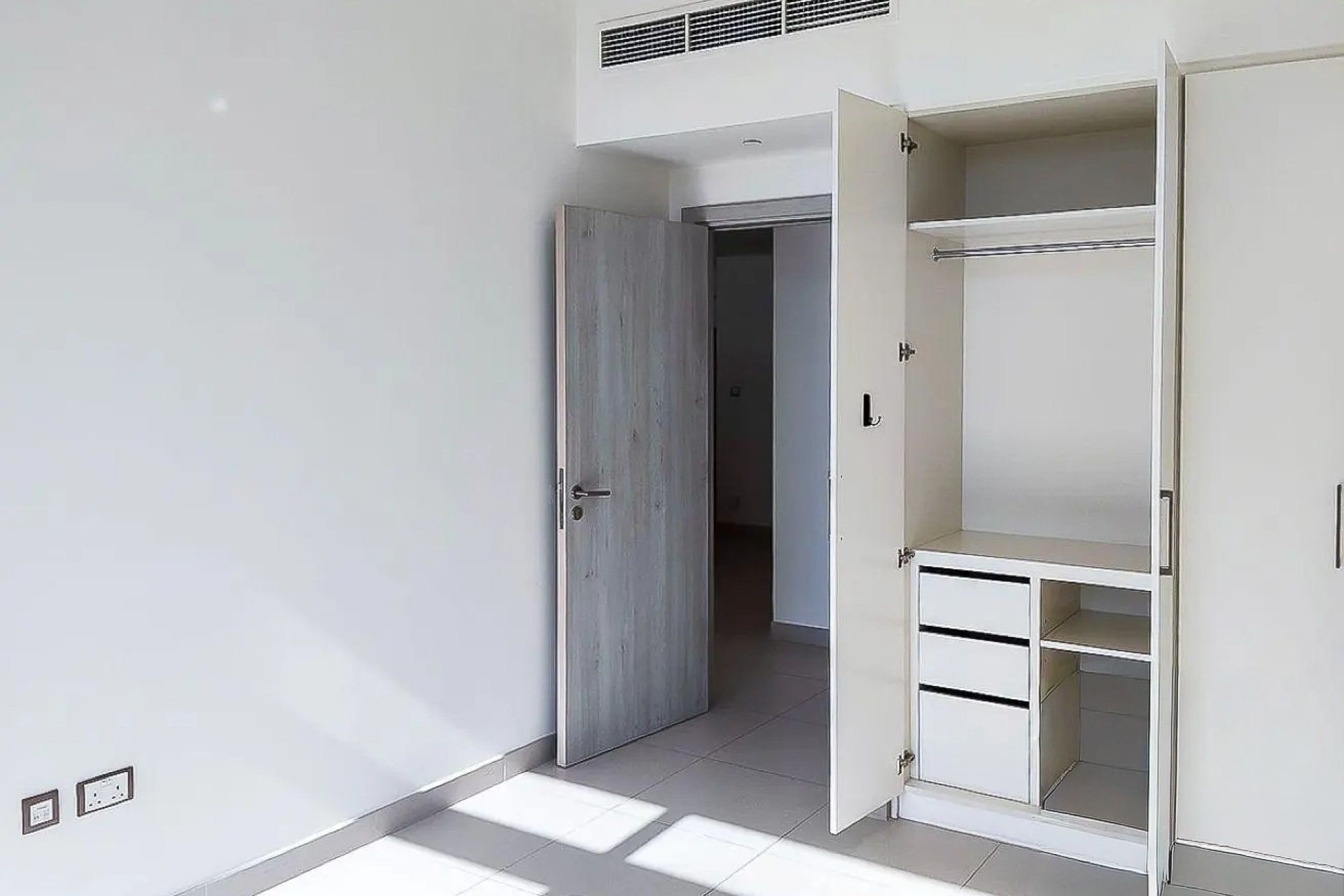 Corner Unit | High Floor | Sea View