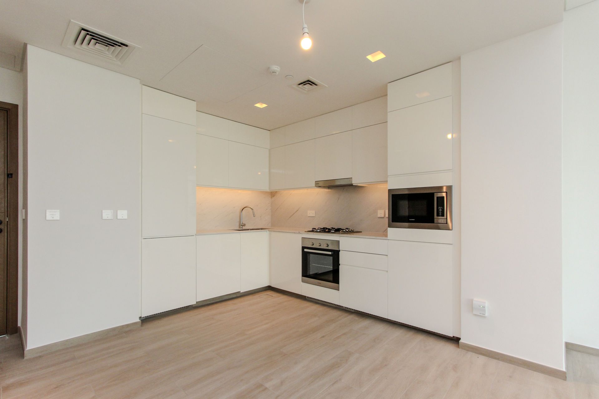 Stunning Views | White Goods | Vacant Soon