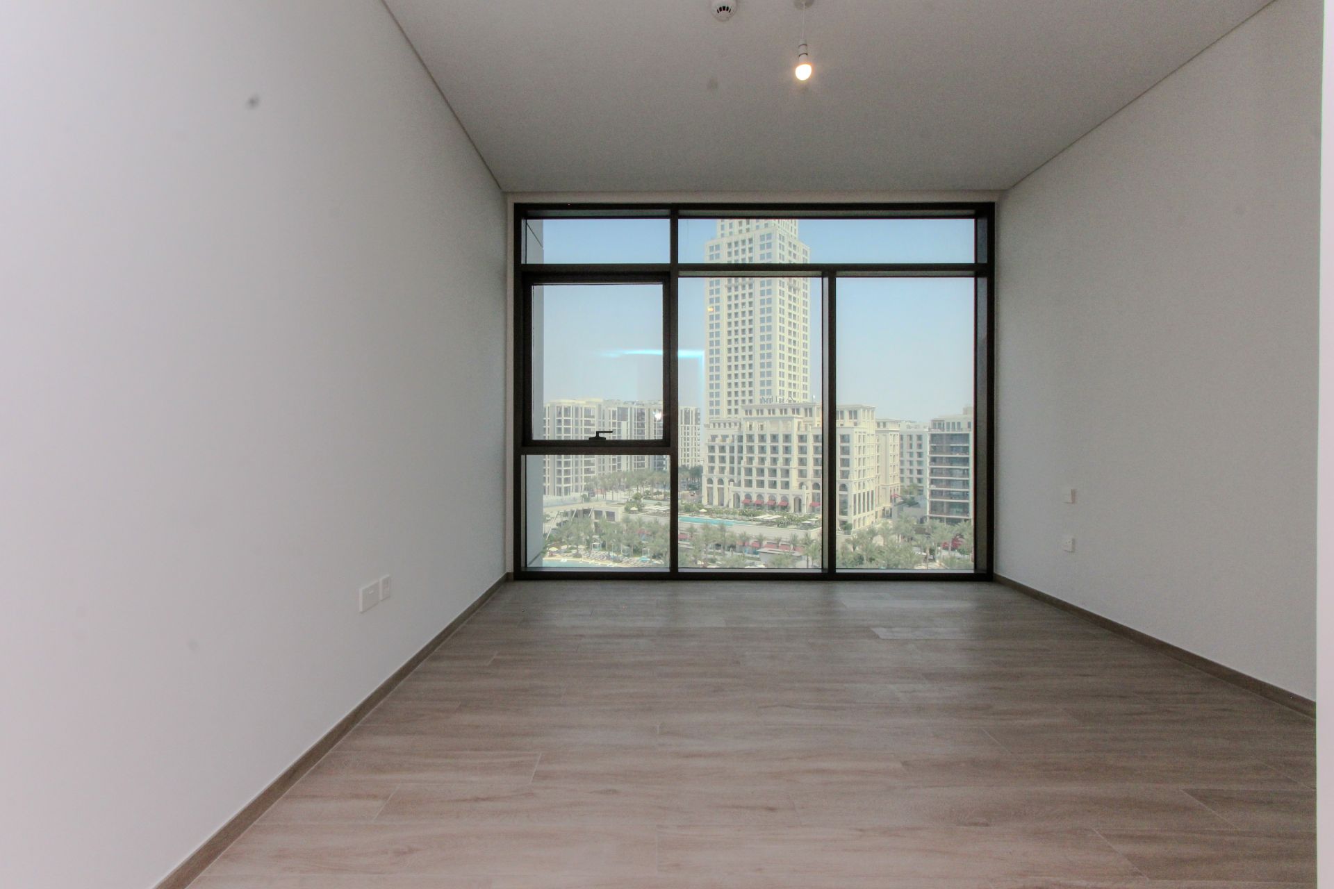 Stunning Views | White Goods | Vacant Soon