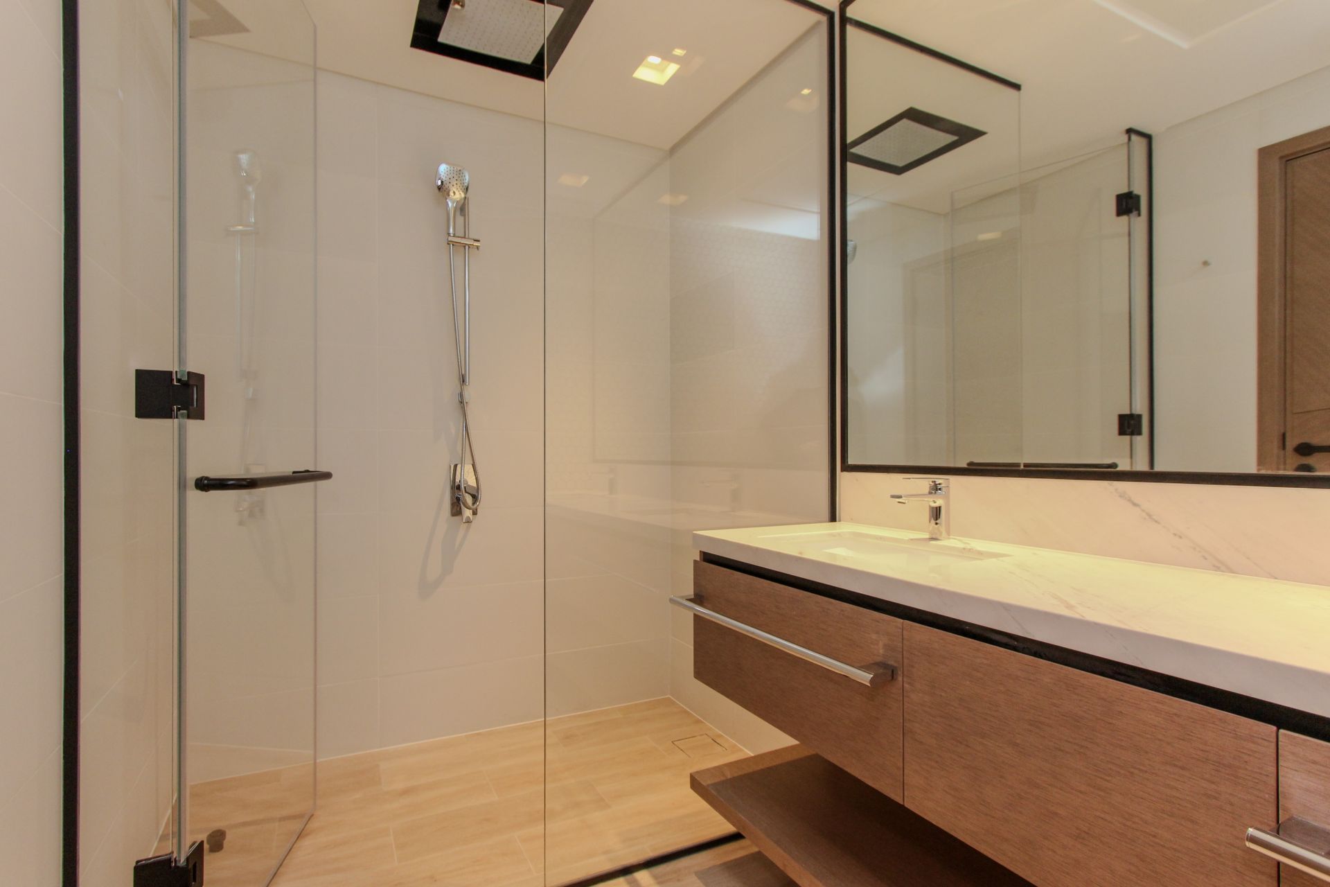 Stunning Views | White Goods | Vacant Soon