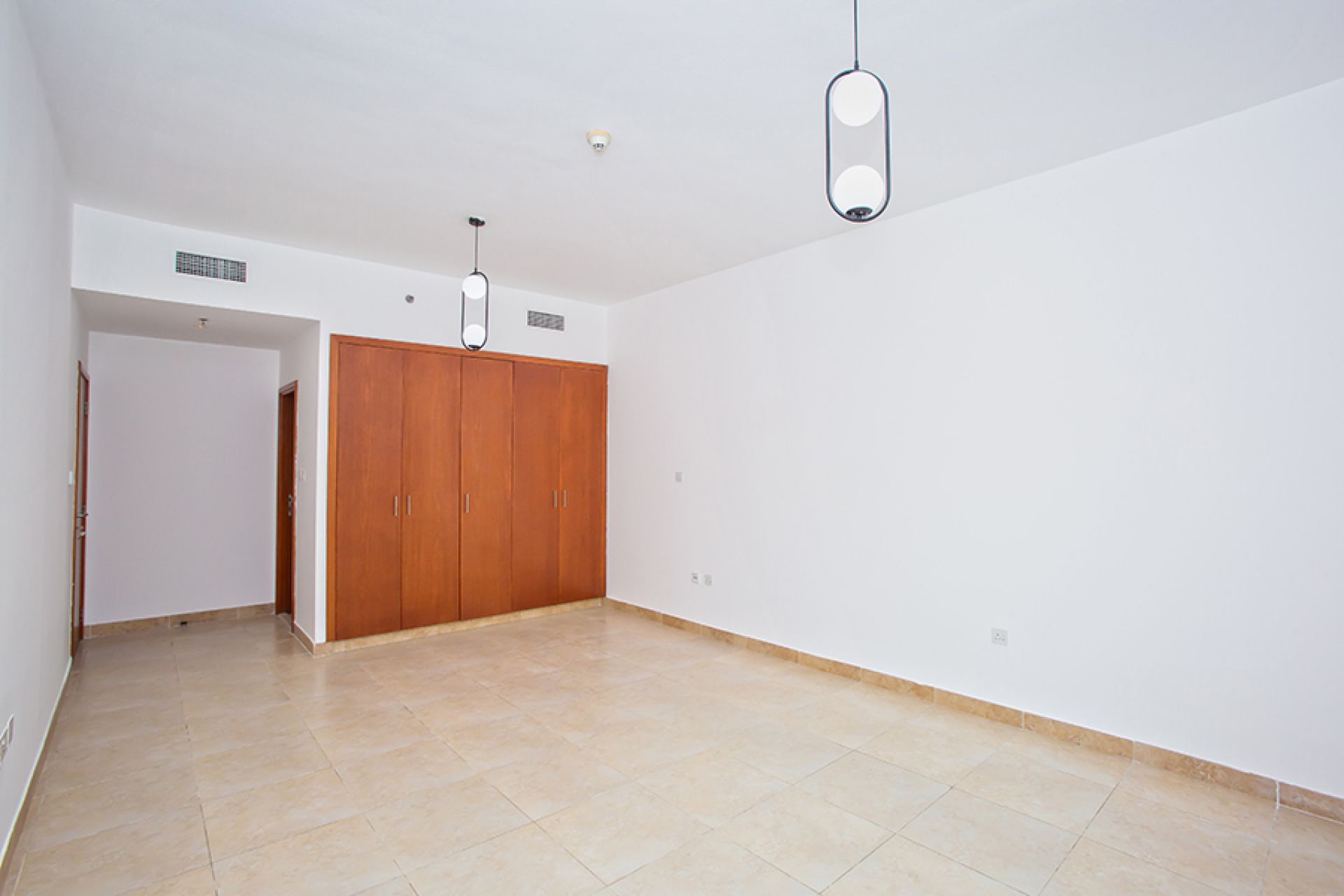 HIGH FLOOR | BIG LAYOUT | CLOSE TO TRAM STATION