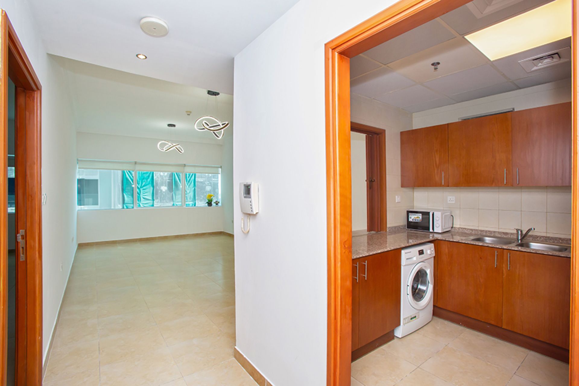 HIGH FLOOR | BIG LAYOUT | CLOSE TO TRAM STATION