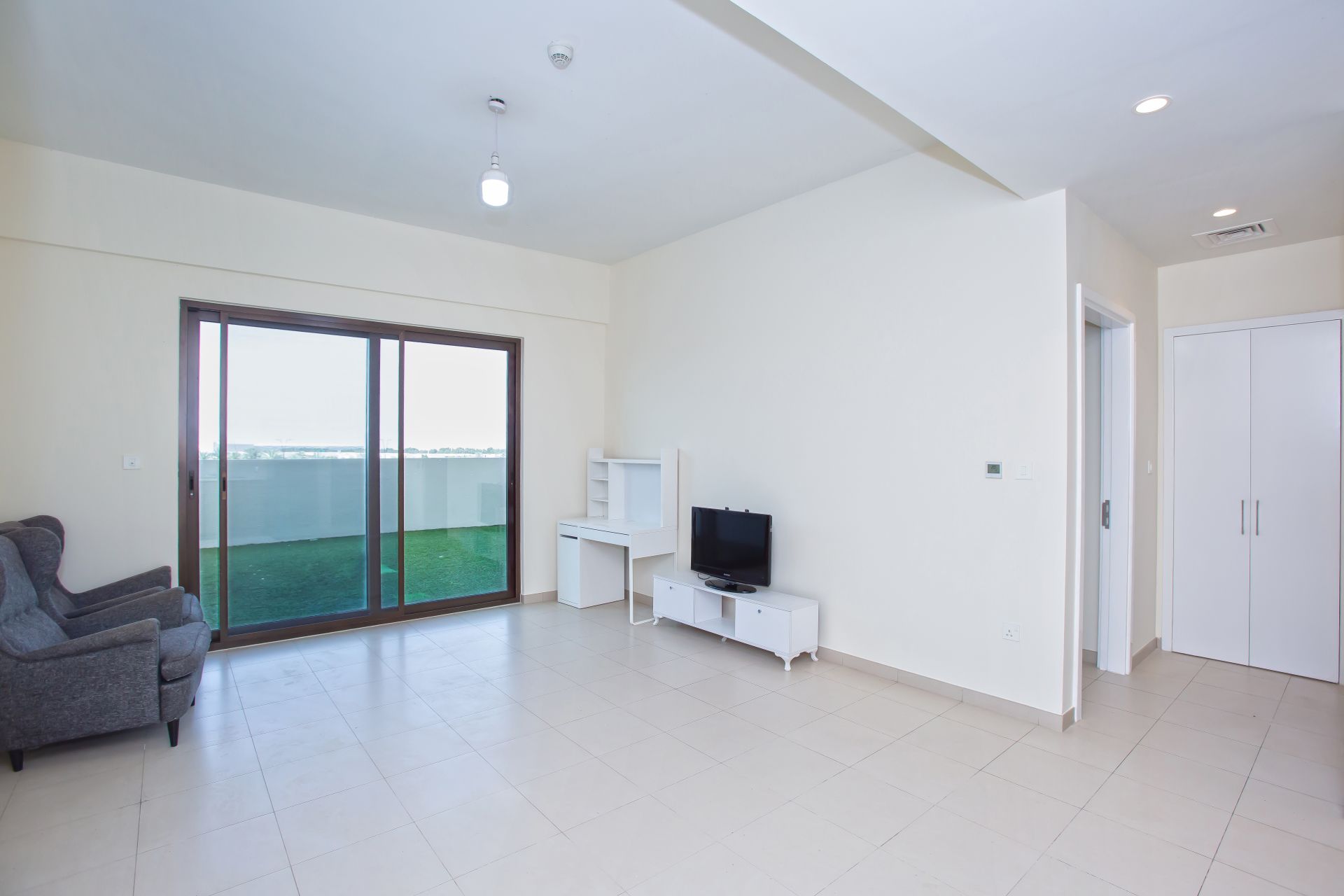 HUGE TERRACE | BIG LAYOUT | VACANT