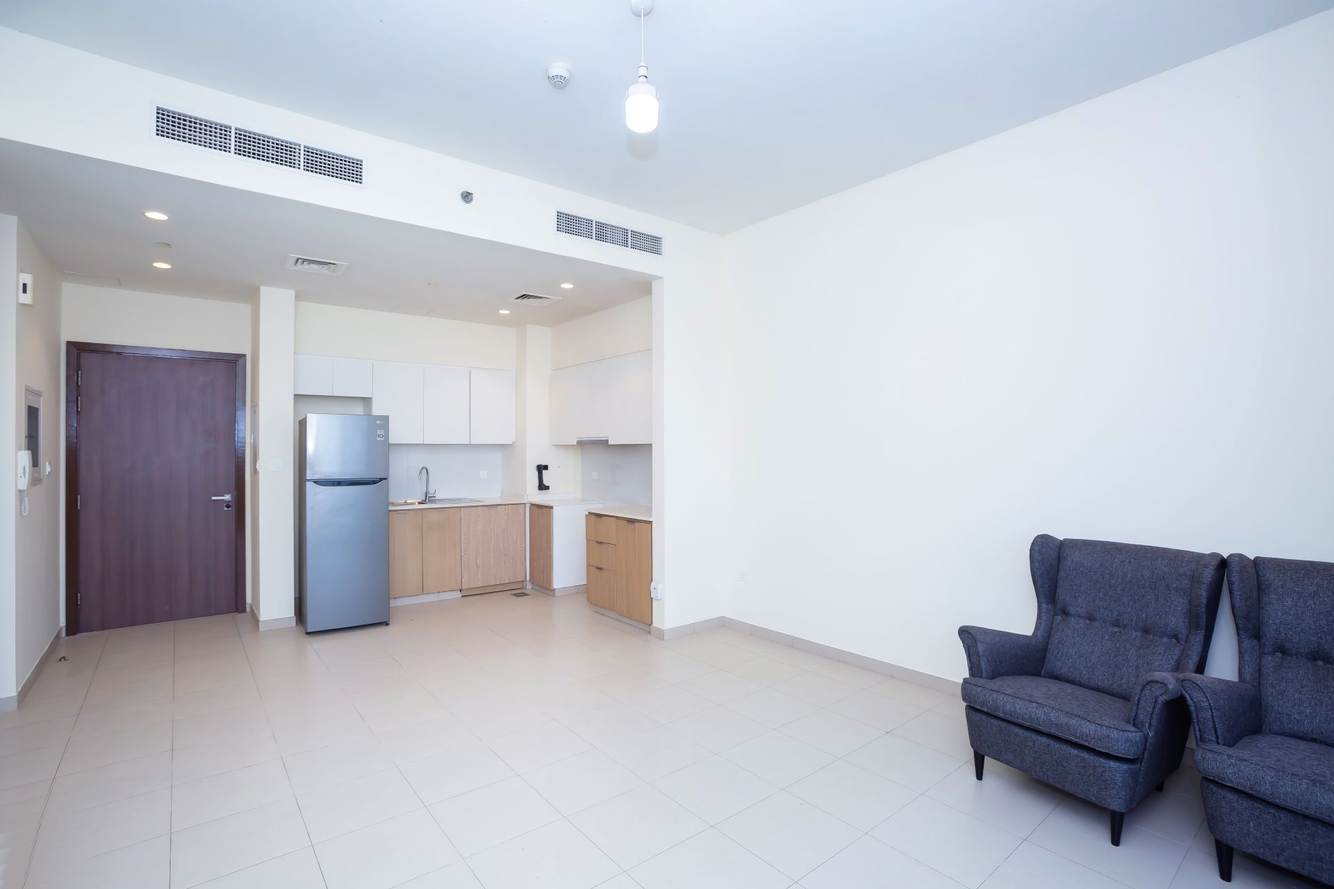 HUGE TERRACE | BIG LAYOUT | VACANT