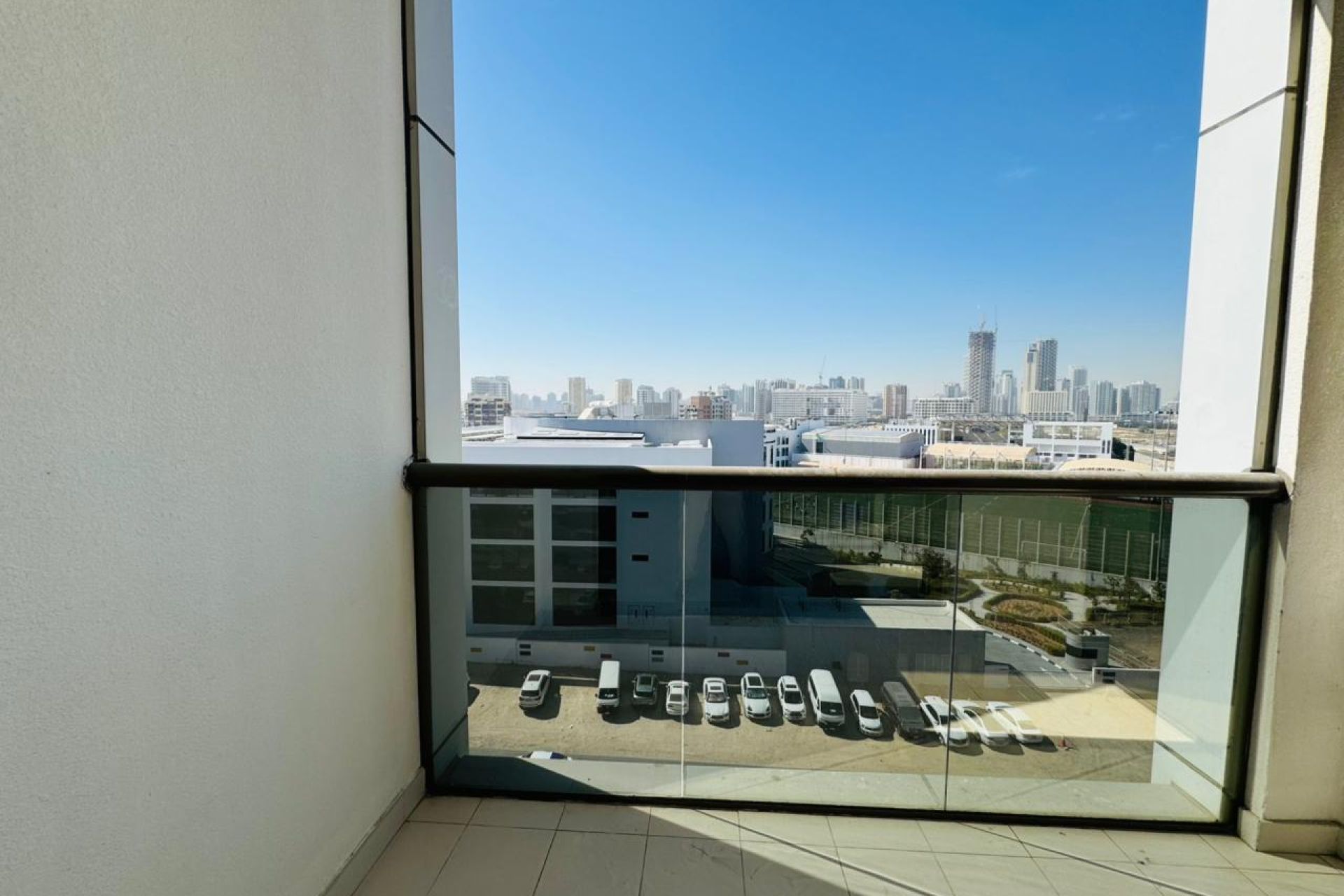 Low Price | Vacant | Mid Floor